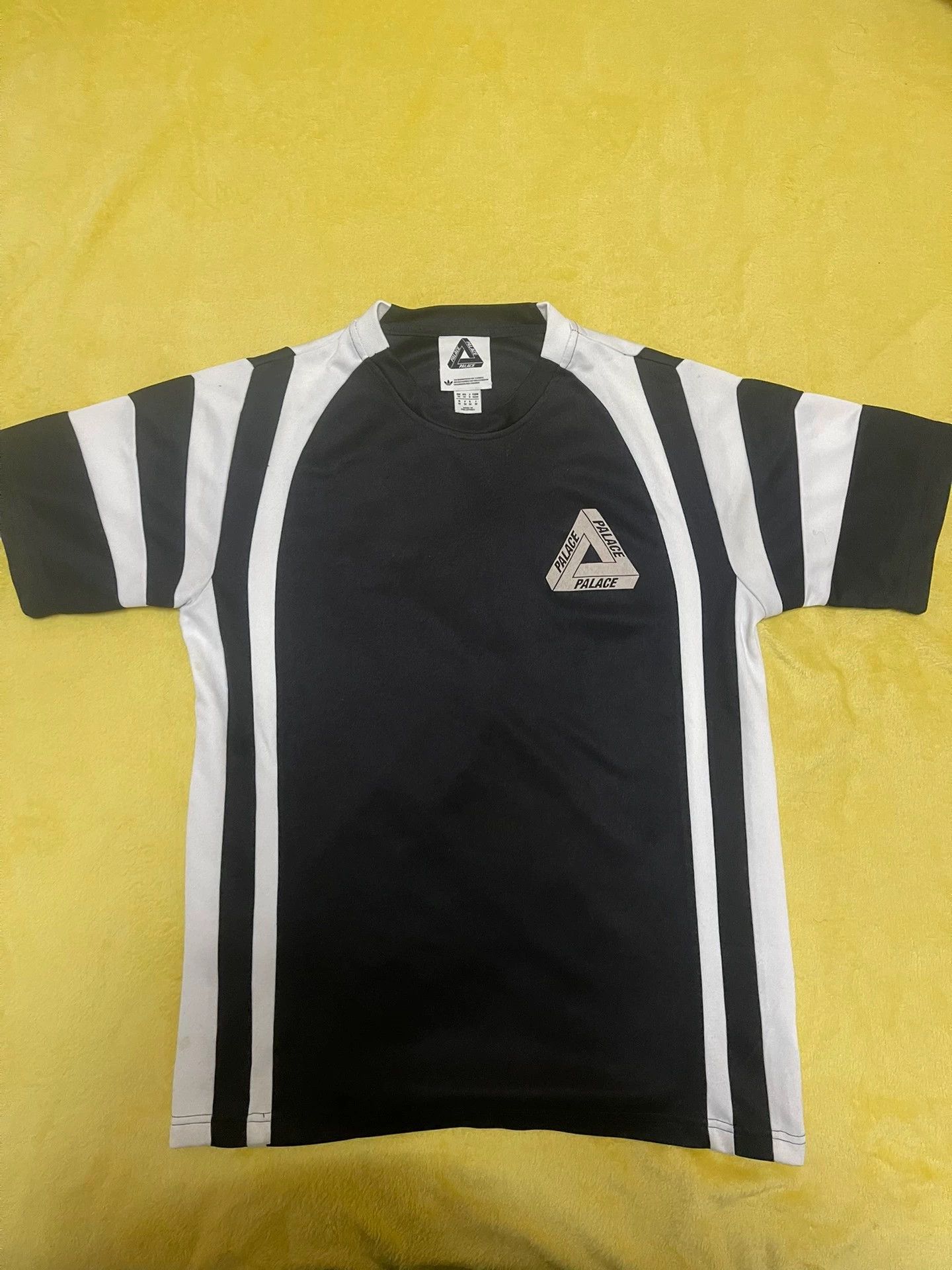 Palace Palace x Adidas Black White Panda Big Triangle Jersey M Size US M / EU 48-50 / 2 - 2 Thumbnail