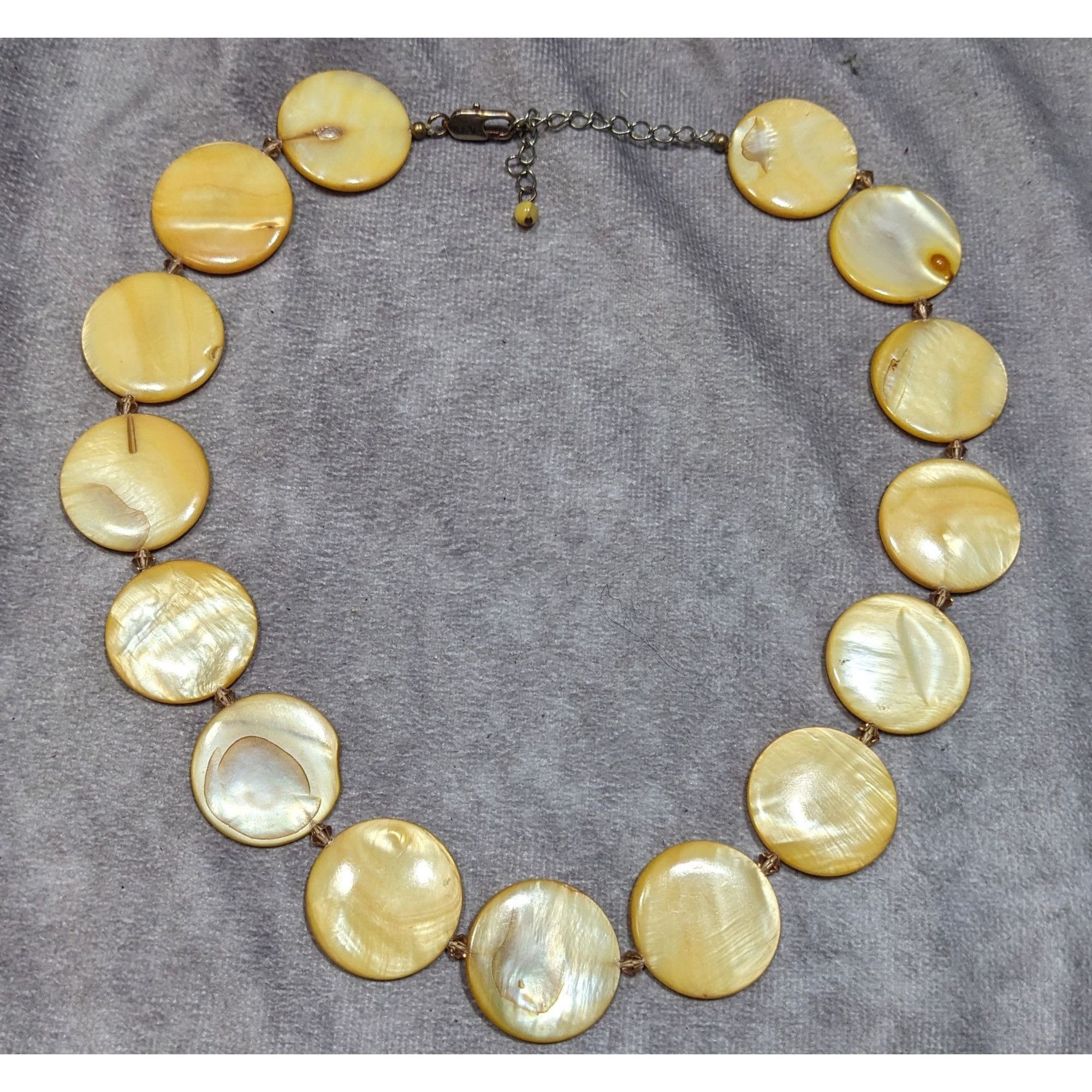 Other Vintage Luminous Sunny Yellow Mother Of Pearl Coin Necklace Size ONE SIZE - 5 Thumbnail