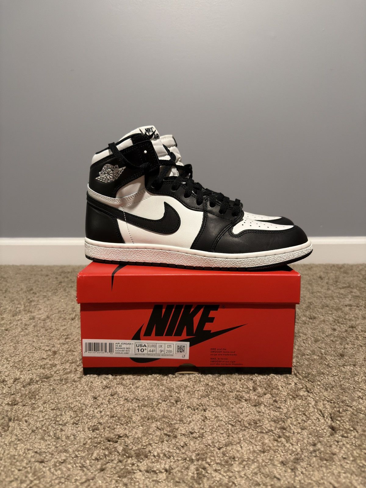 Jordan Brand 2023 Air Jordan 1 High OG '85 "Black/White" Size US 10.5 / EU 43-44 - 1 Thumbnail