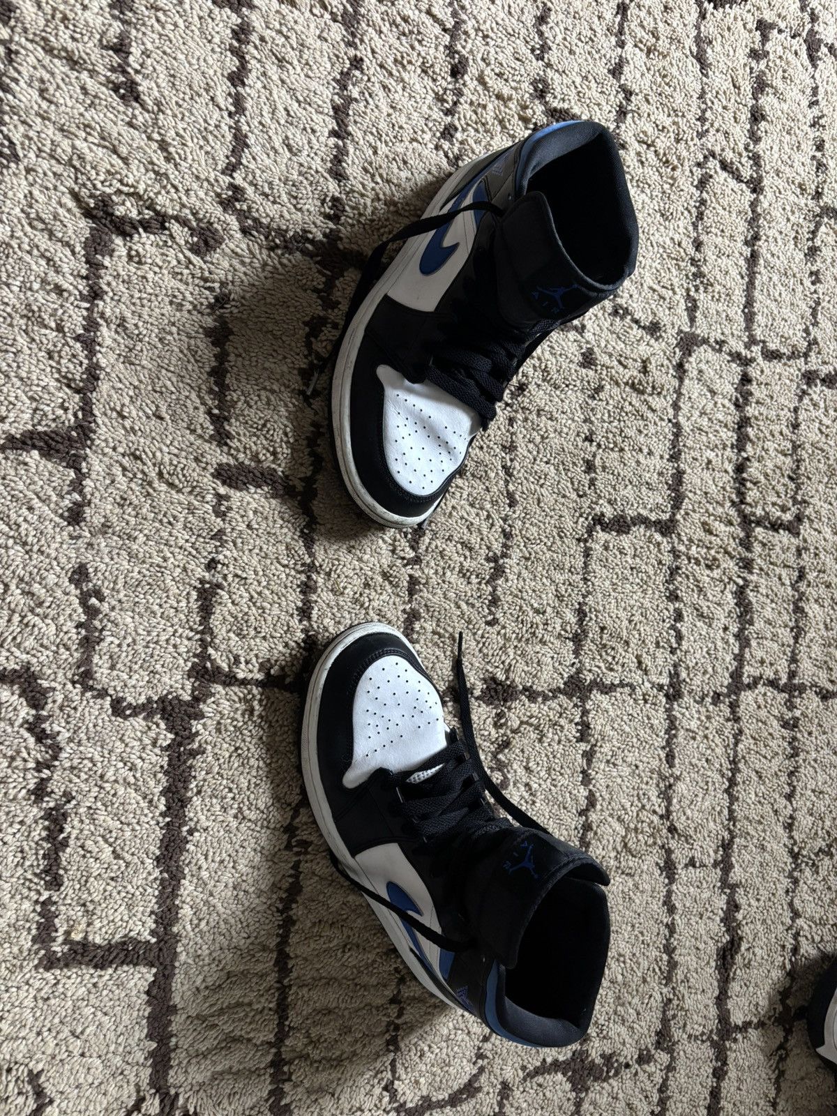 Nike Nike Air Jordan 1 Retro Royal Blue White Black Size 9.5 Size US 9.5 / EU 42-43 - 9 Thumbnail