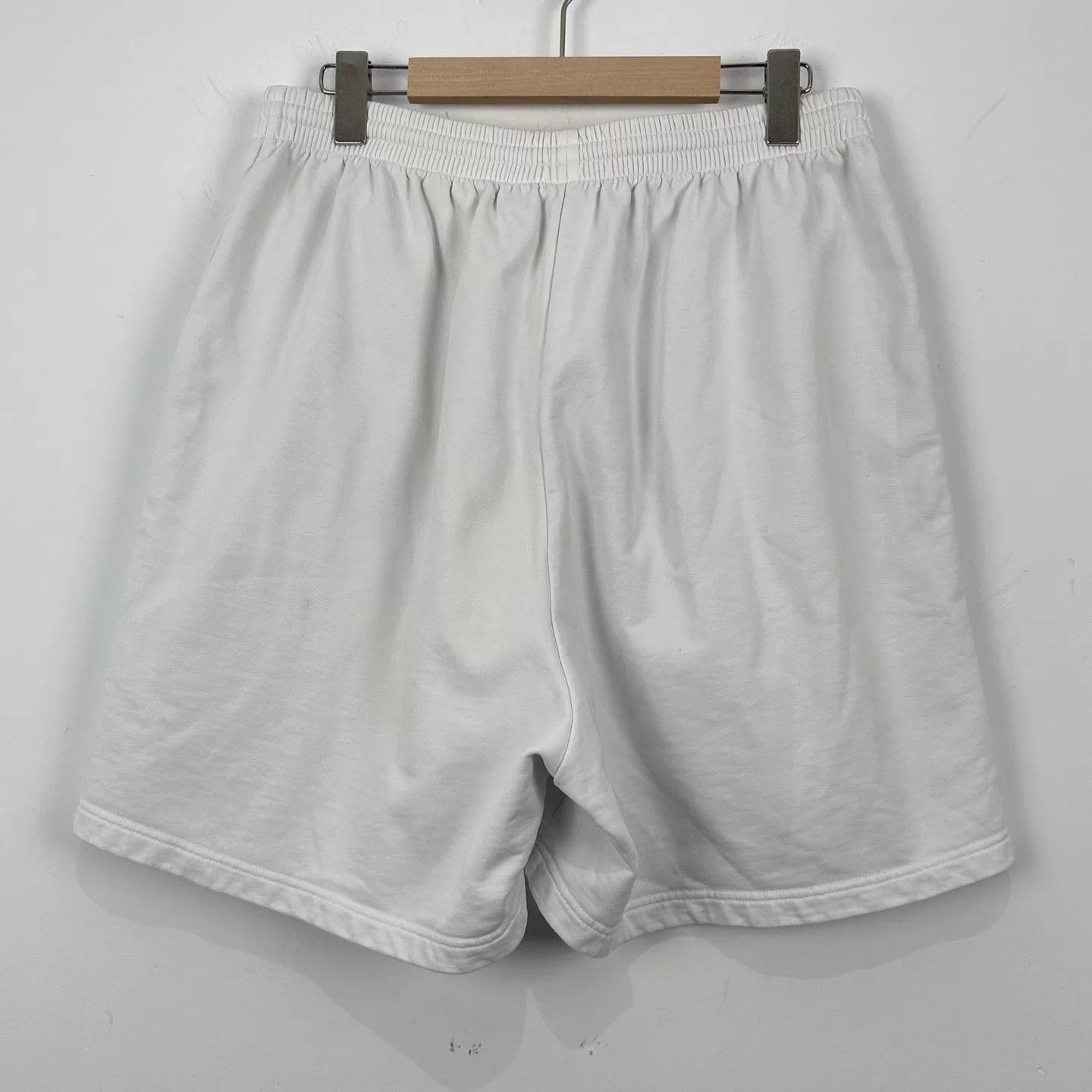 Balenciaga Balenciaga Angel Embroidered Logo Short M Size 27" / US 4 / IT 40 - 2 Thumbnail