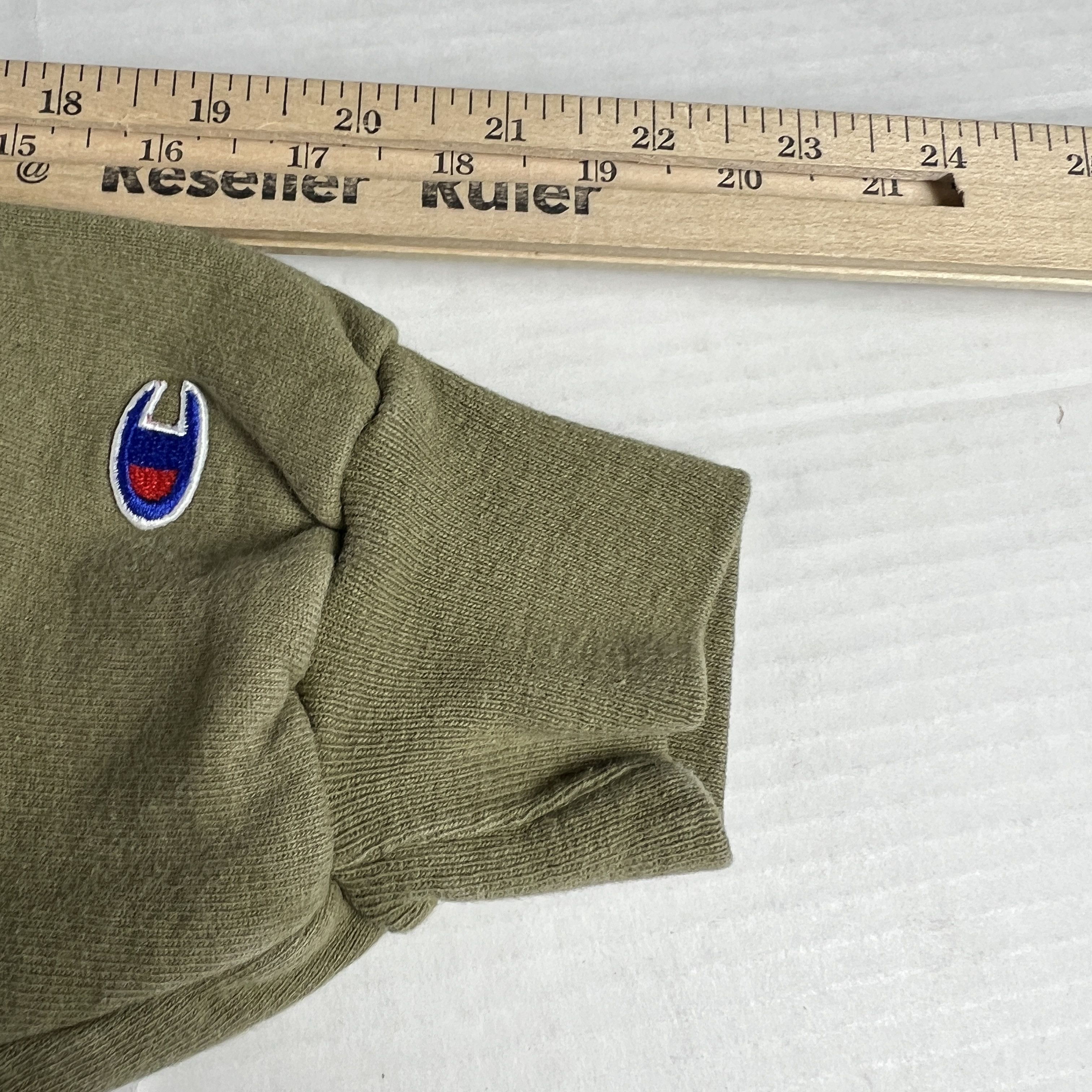 Champion Y2K Champion Sweatshirt Faded Embroidered Logo Crewneck Size US M / EU 48-50 / 2 - 8 Thumbnail