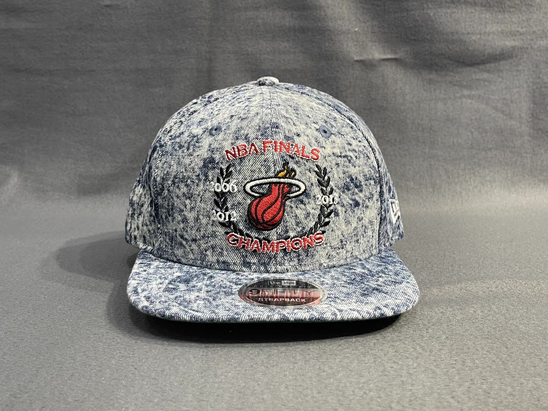 New Era New Era Miami Heat Flat BrimCap。 Q5 Size ONE SIZE - 1 Thumbnail
