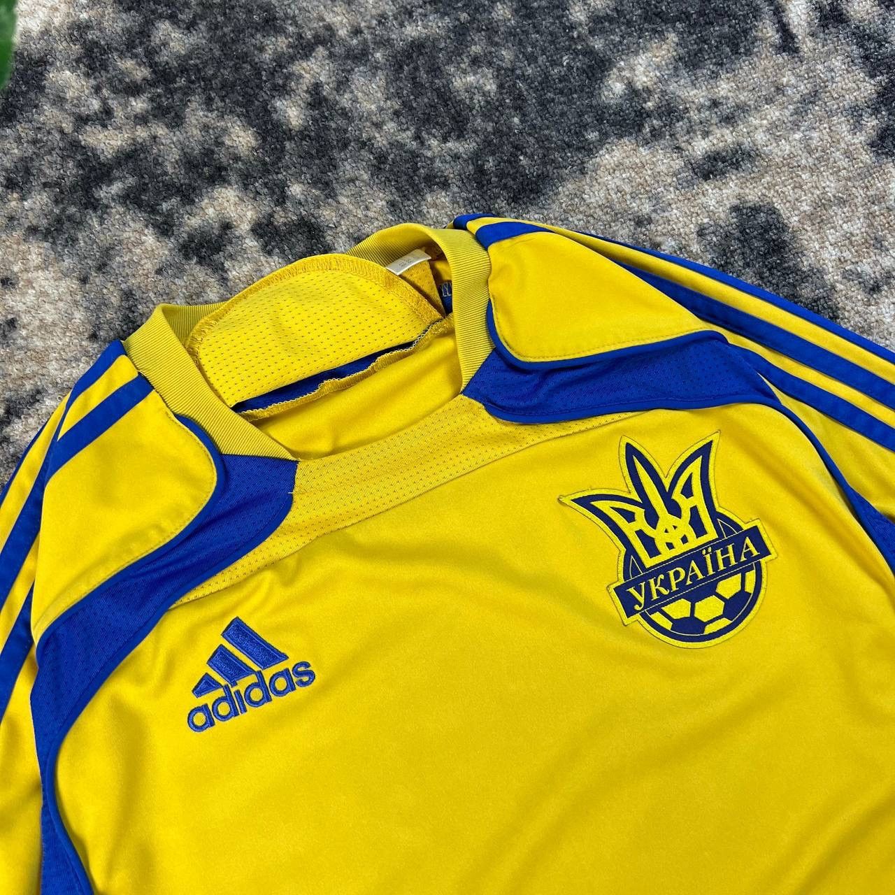 Adidas Adidas x Ukraine Vintage Y2K Home Soccer Jersey Size US M / EU 48-50 / 2 - 3 Thumbnail
