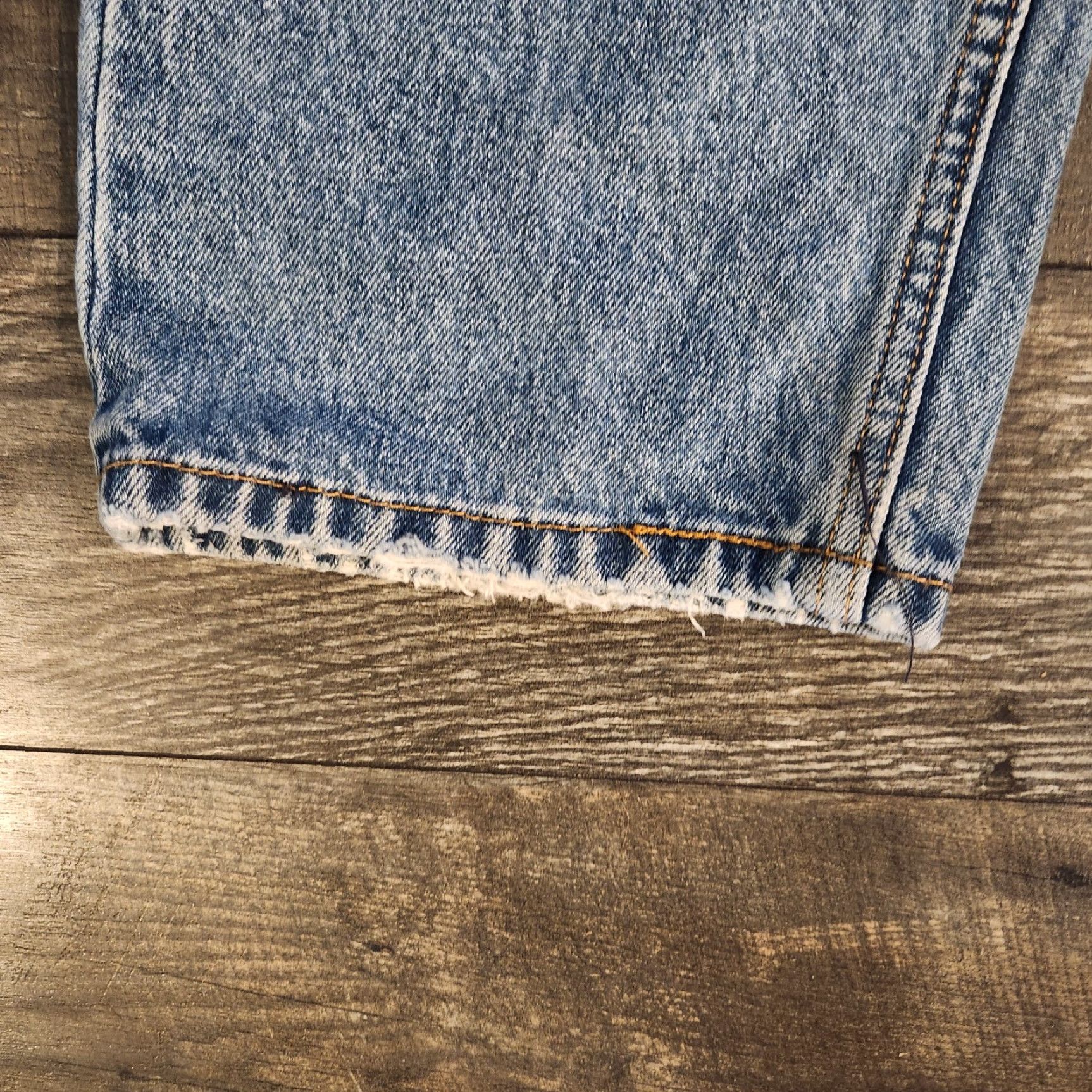 Levi's Levi's 505 Jeans Mens 34X30 Blue Light Wash Denim Straight Fit Regular 5-Pocket Design Belt Loops Logo Size US 34 / EU 50 - 4 Thumbnail