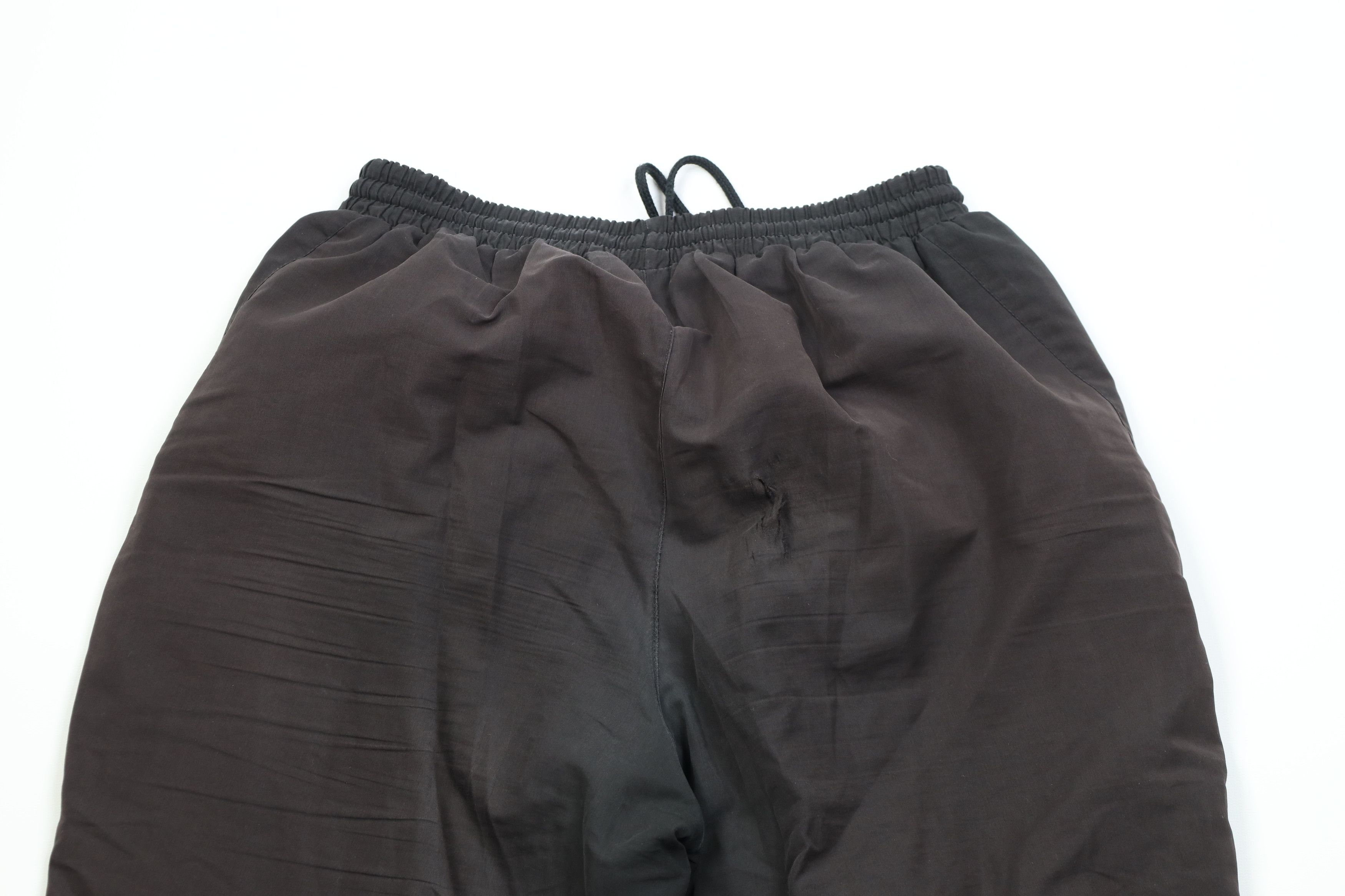Umbro Vintage 90s Umbro Lined Soccer Microfiber Warm Up Pants Size US 34 / EU 50 - 13 Thumbnail