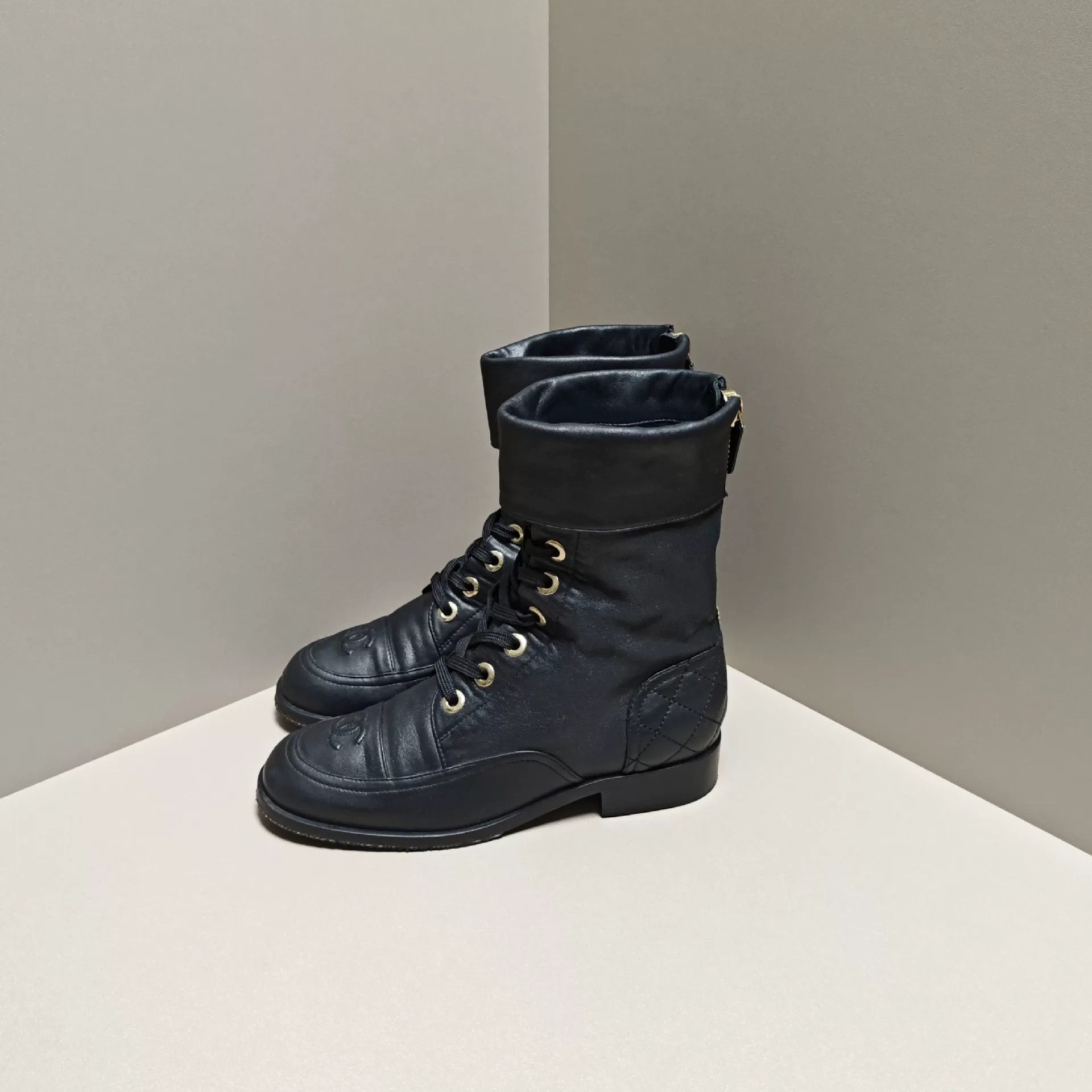 Chanel Chanel Plaid Boots us_5 Women Size US 5 / IT 35 - 1 Thumbnail