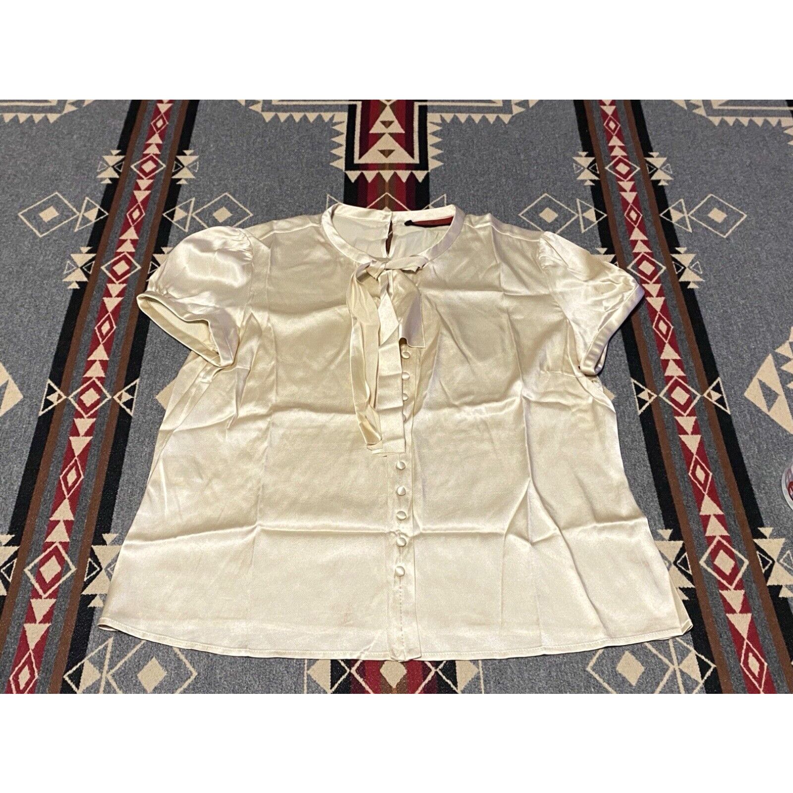 image of Carolina Herrera Champagne Silk Short Sleeve Blouse Size 14 Womens T77 in White