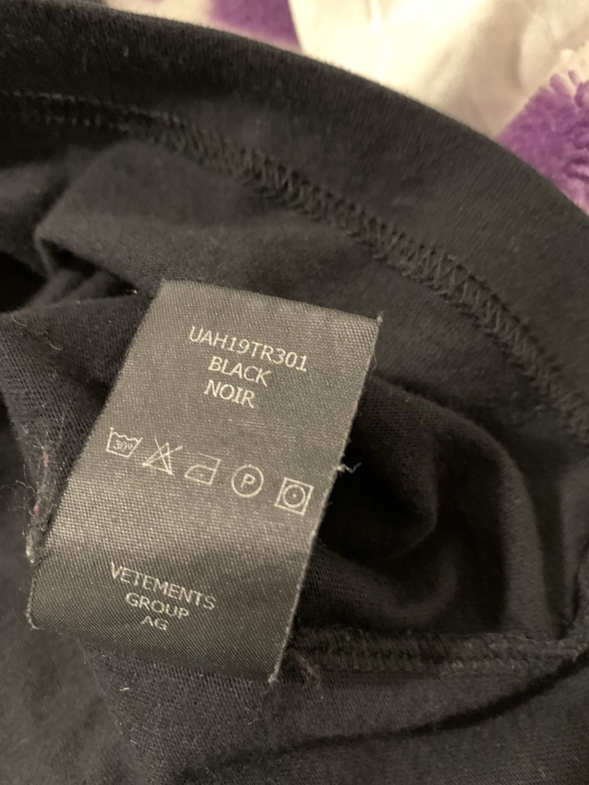 Vetements Vetements A/W 19 Hug Me shirt Size US S / EU 44-46 / 1 - 8 Thumbnail