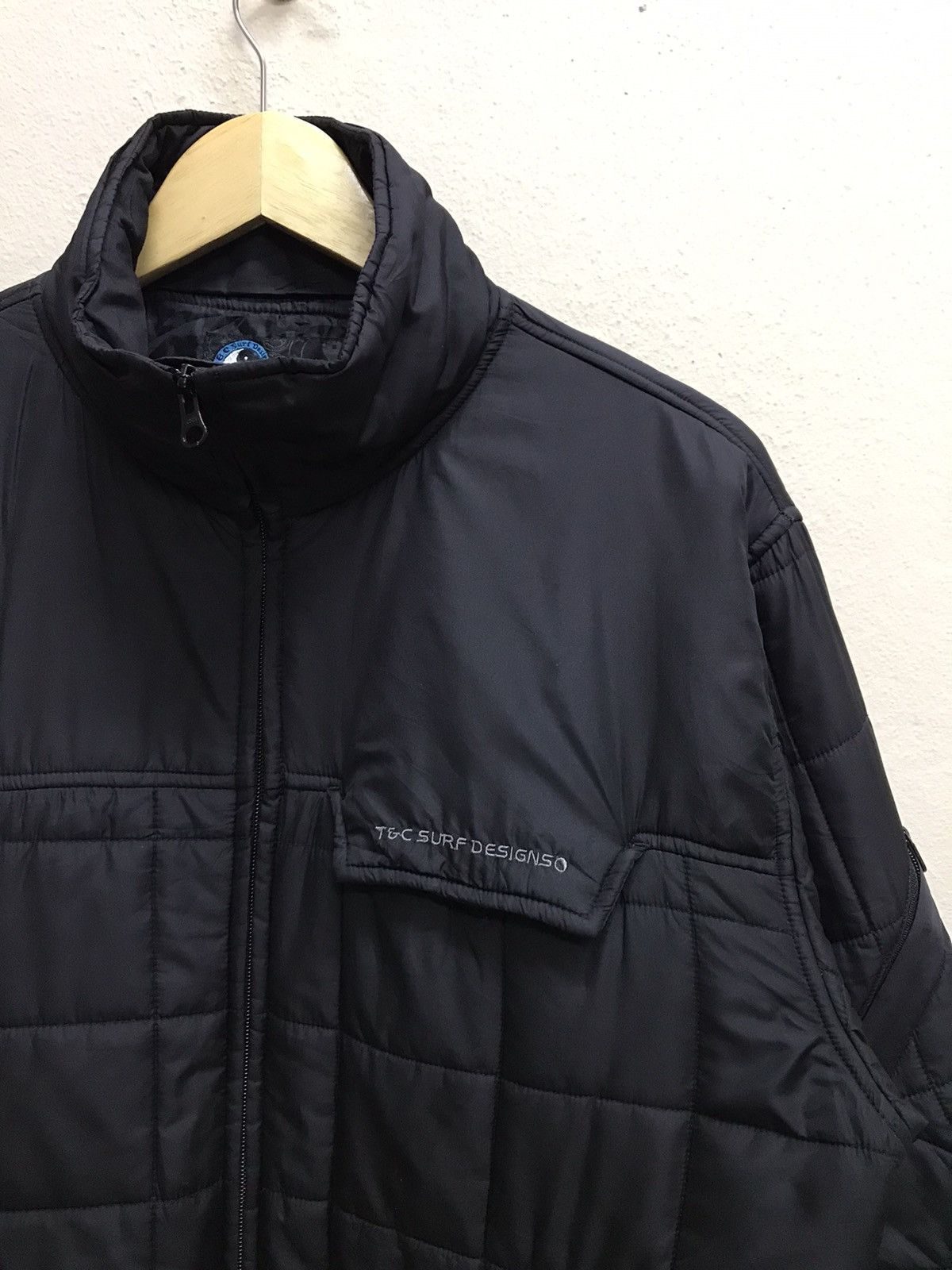 Vintage VINTAGE T&C SURF DESIGN DOWN JACKET Size US M / EU 48-50 / 2 - 7 Thumbnail