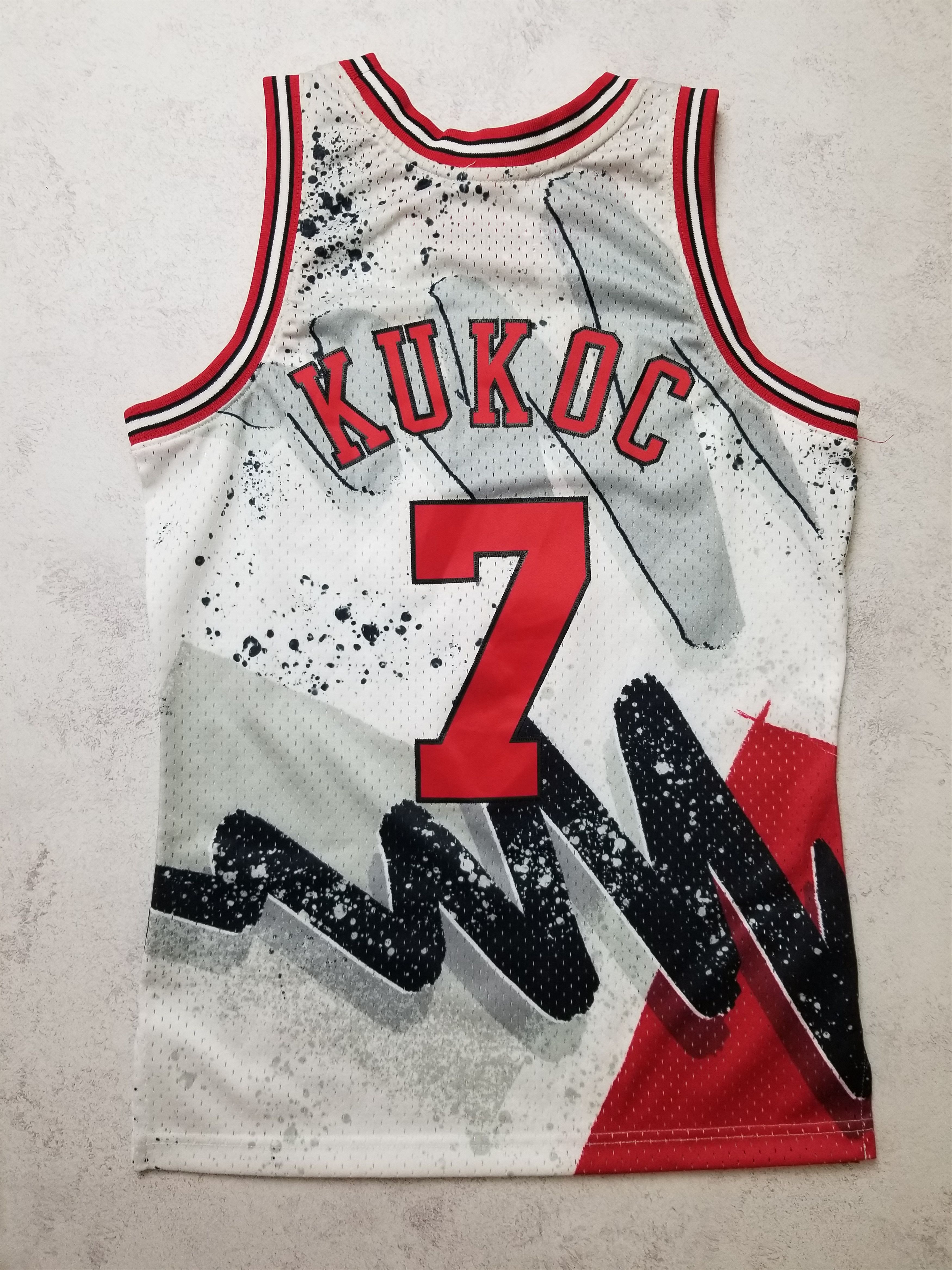 Mitchell & Ness Chicago Bulls 7 Toni Kukoc Hyper Hoops Swingman Jersey Size US S / EU 44-46 / 1 - 2 Thumbnail