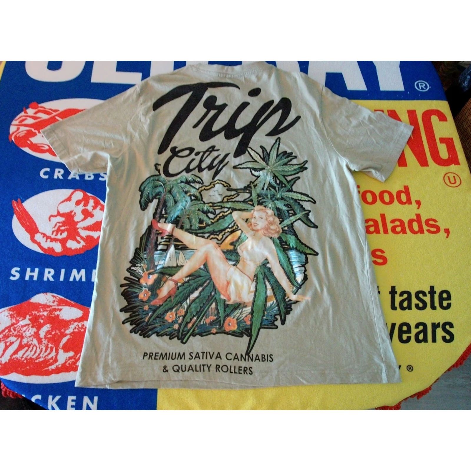 Vintage Trip City Rollers Premium Sativa Cannabis Graphic T Shirt Mens 2XL Gray Cotton/Polyester Beach Nature Outdoor Tropical 2XL Mens Size US XXL / EU 58 / 5 - 3 Thumbnail