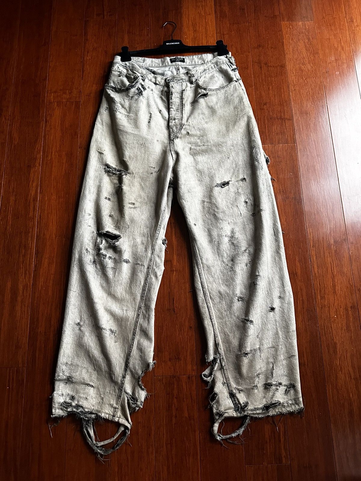 Balenciaga 1/1 sample Mudshow Super Destroyed Jeans White Sz. M Size US 34 / EU 50 - 4 Thumbnail