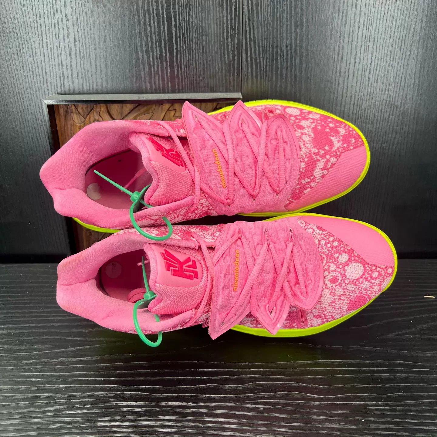 Nike Nike Kyrie 5 Patrick Star Pink 44.5 boxed Size US 11.5 / EU 44-45 - 5 Thumbnail