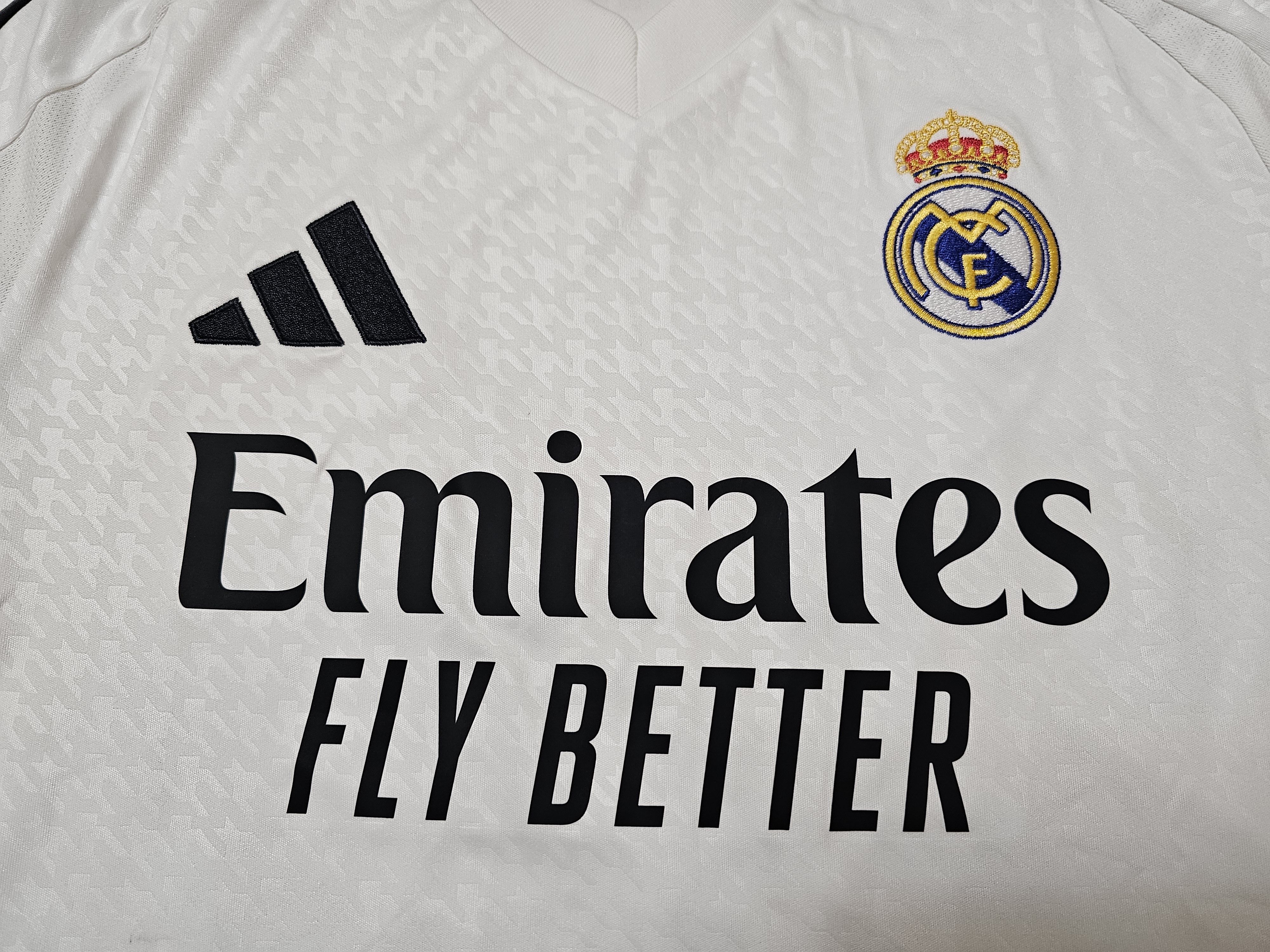 Adidas REAL MADRID 2024 2025 HOME GULER FOOTBALL SOCCER JERSEY LONG Size US M / EU 48-50 / 2 - 3 Thumbnail