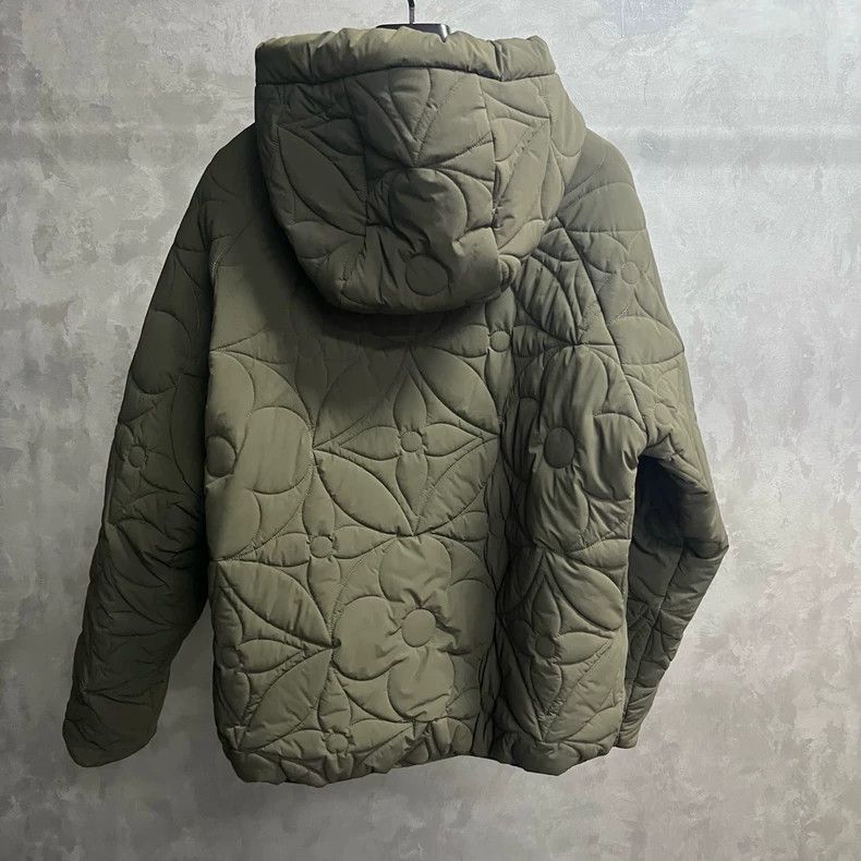 Louis Vuitton Louis Vuitton Green solid floral quilted hooded jacket Size US M / EU 48-50 / 2 - 5 Thumbnail
