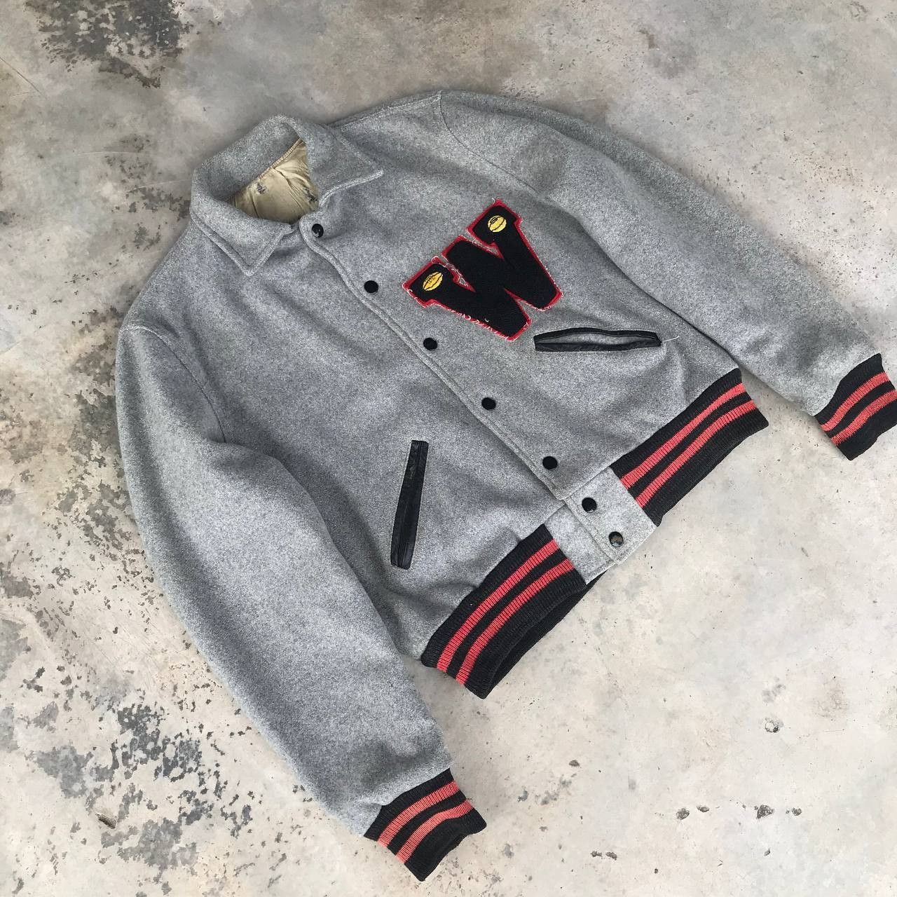 Vintage VINTAGE 80S WISCONSIN VARSITY WOOL DISTRESSED Size US M / EU 48-50 / 2 - 5 Thumbnail