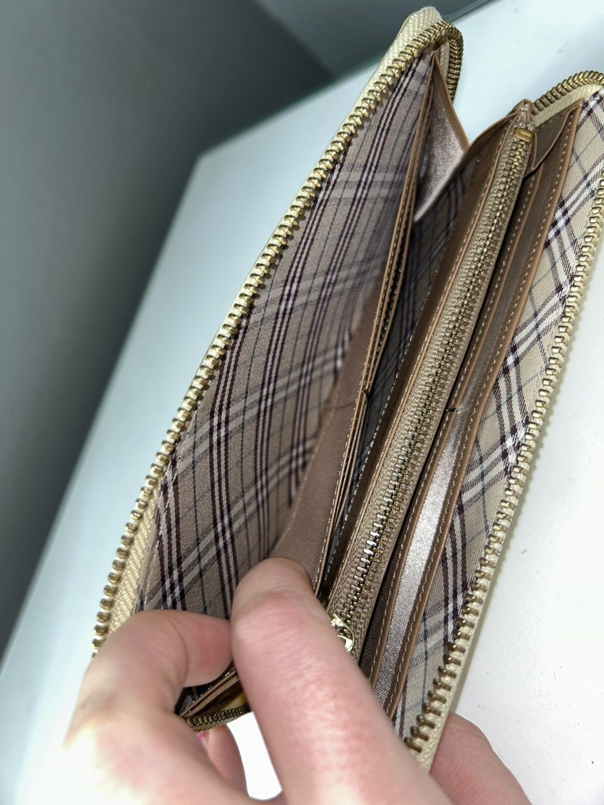 Burberry Burberry Blue Label Gold Zippy Wallet w/ Nova Check Interior Size ONE SIZE - 9 Thumbnail