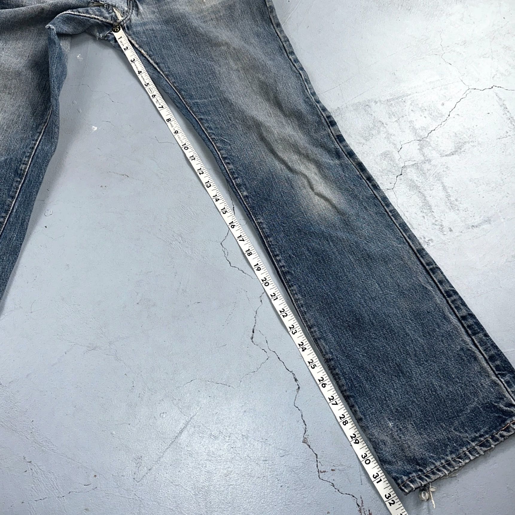 Levi's VINTAGE Levi's 517 Jeans Men 29x32 Blue Denim Bootcut Flare 70s USA Themed Size US 29 - 4 Thumbnail
