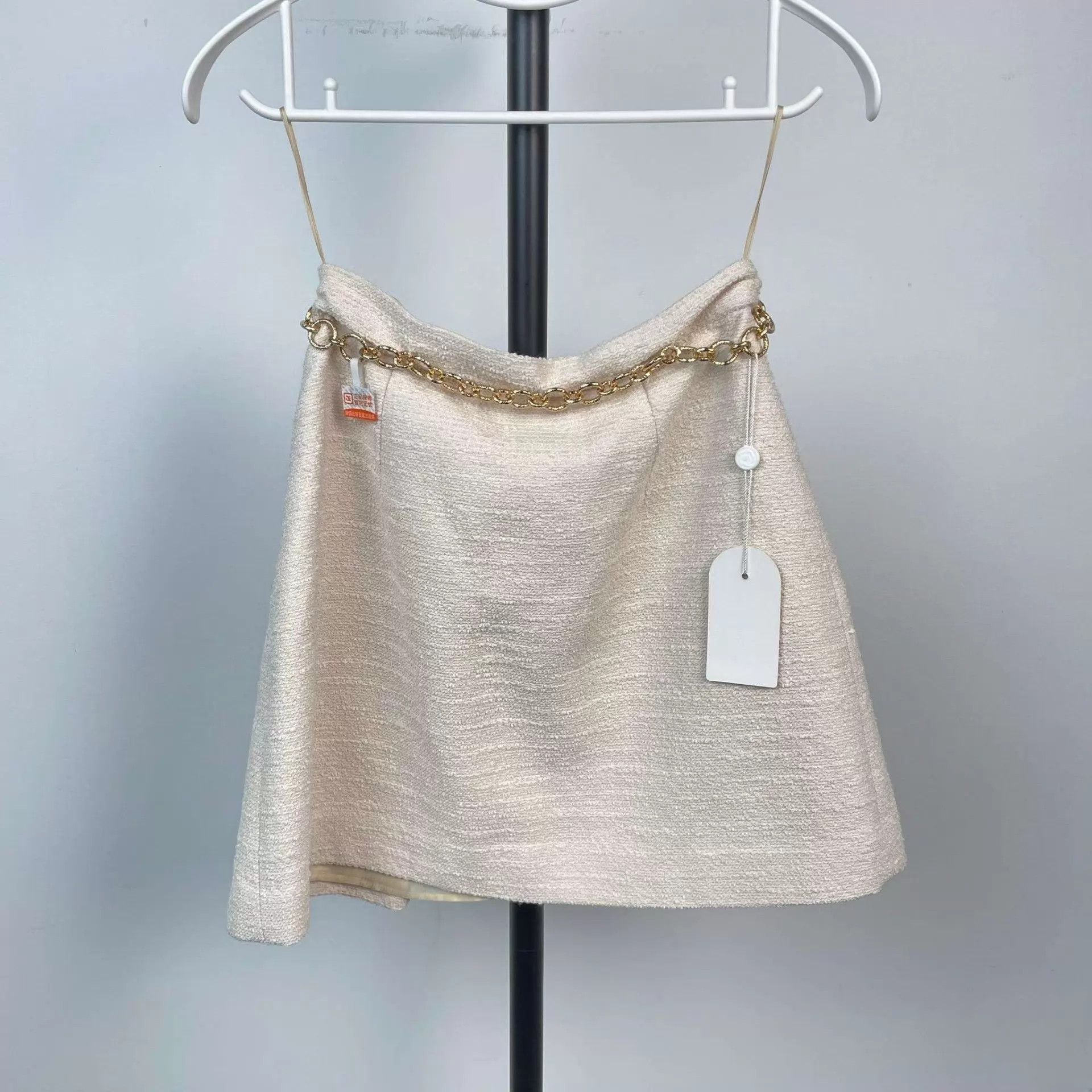 Gucci Gucci white chain skirt 38 new with tags Size 26" / US 2 / IT 38 - 2 Thumbnail