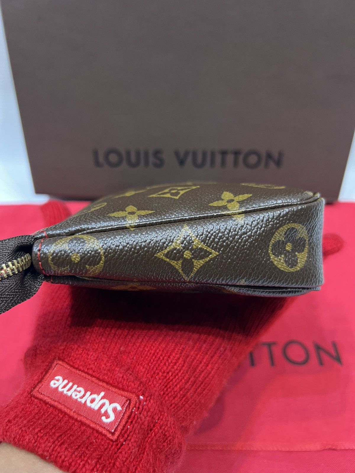 Louis Vuitton × Takashi Murakami LOUIS VUITTON CHERRY POCHETTE TAKASHI MURAKAMI Size ONE SIZE - 11 Thumbnail