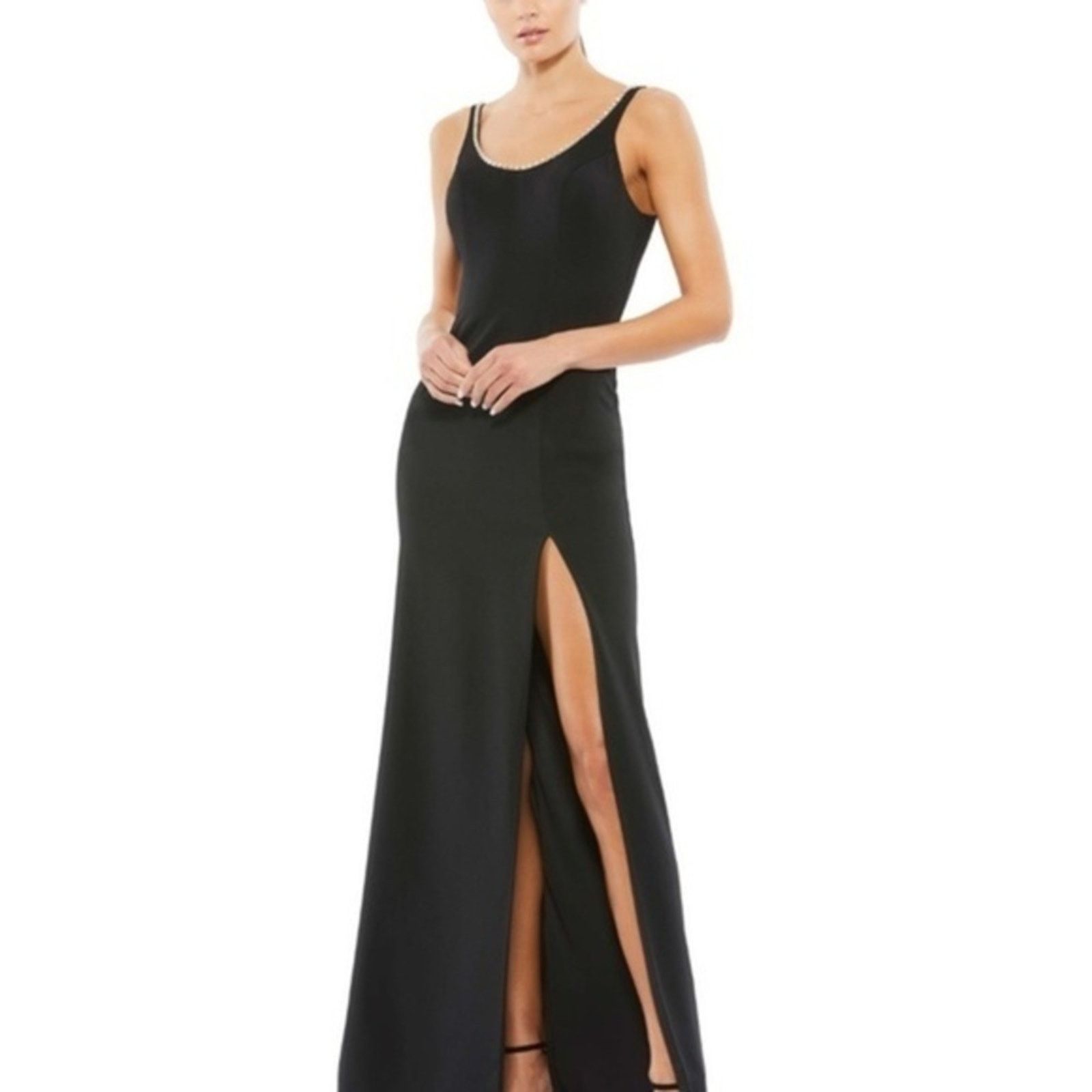 Designer Mac Duggal. Sleeveless Crystal Scoop Neckline Column Gown. Size XL / US 12-14 / IT 48-50 - 1 Thumbnail