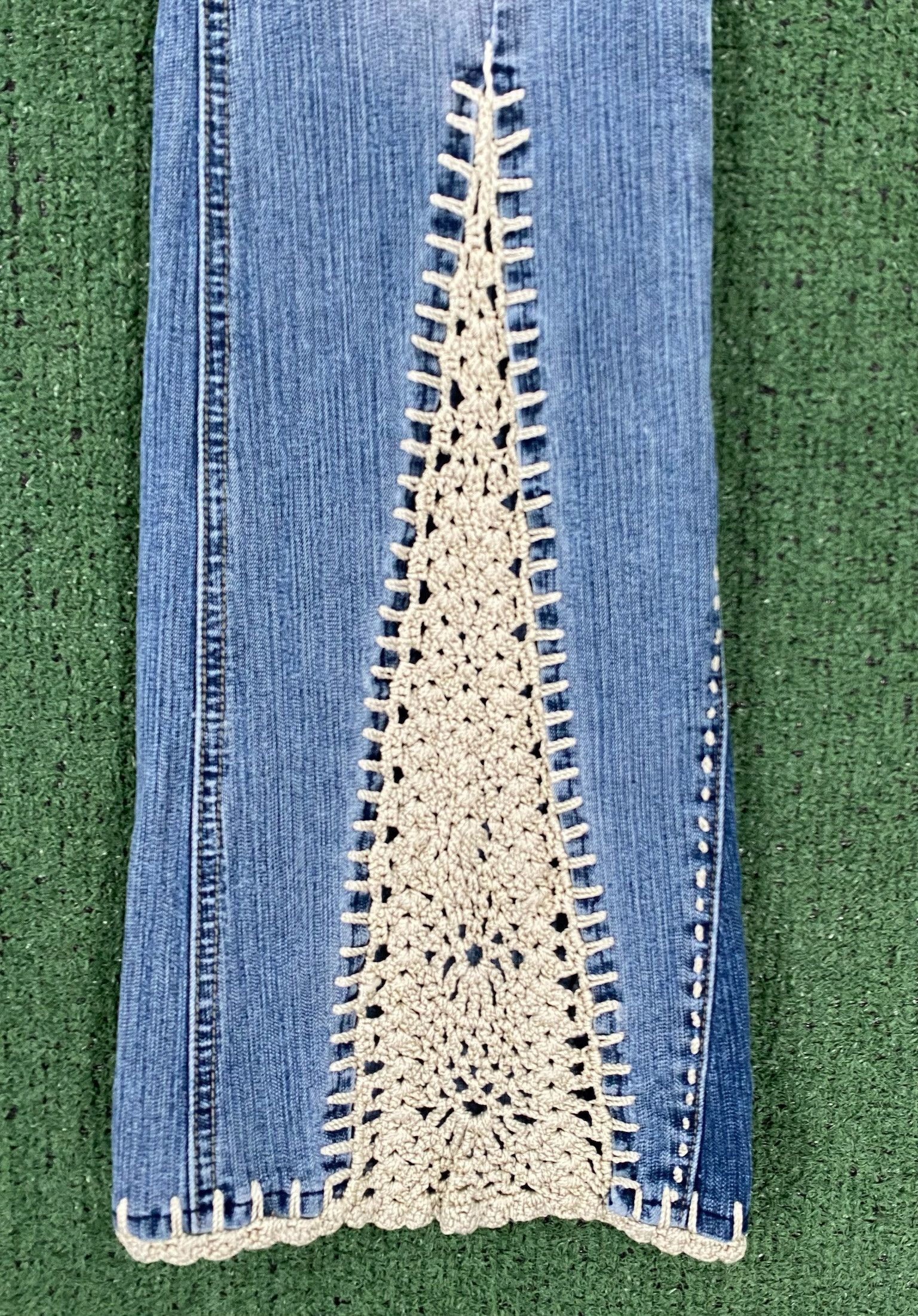 Other Y2K Dollhouse Crochet Flare Bell Bottom Jeans 26” Waist Size 26" / US 2 / IT 38 - 5 Thumbnail