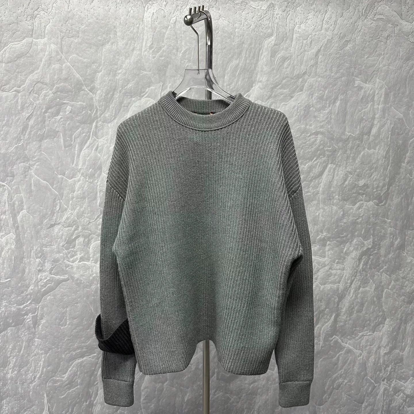 Louis Vuitton gray louis vuitton knit sweater with logo Size US S / EU 44-46 / 1 - 1 Thumbnail