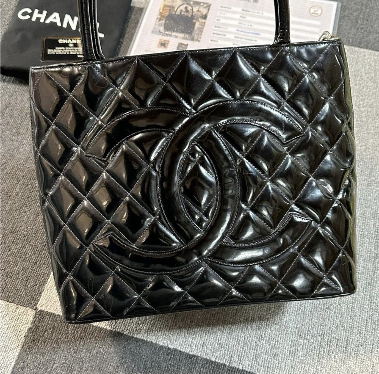 Chanel Chanel Medallion Black Patent Leather Tote Bag Size ONE SIZE - 3 Thumbnail