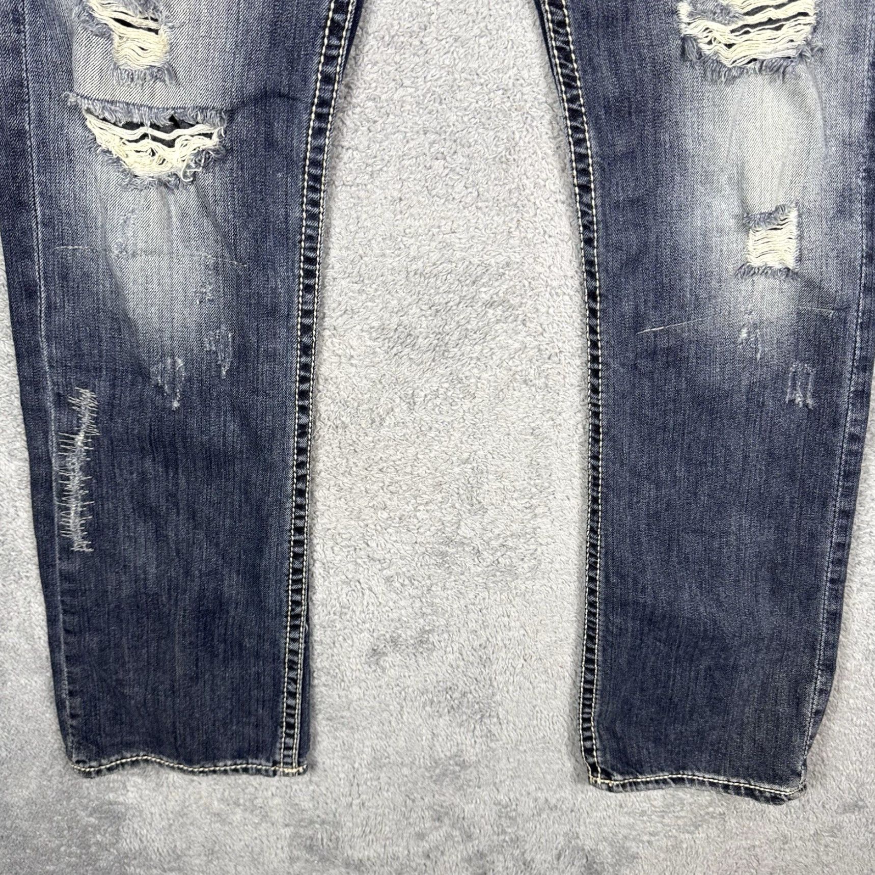 Vintage BKE Aiden Jeans Men 31x32 Straight Stack City Punk Grunge Distressed Y2K Whisker Blue Denim Regular 5-Pocket Mens Size US 31 - 4 Thumbnail