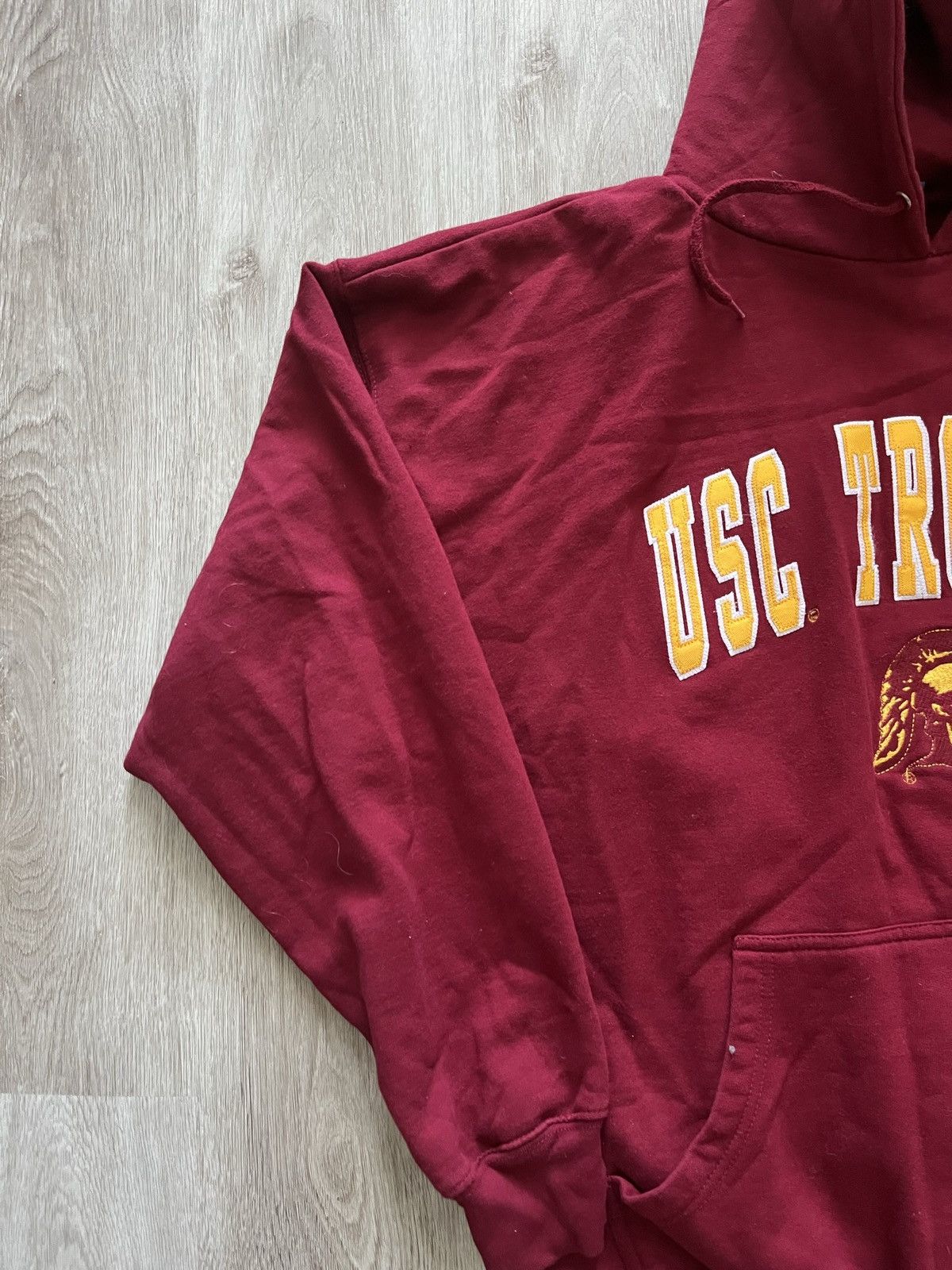 Vintage Vintage USC Trojans Burgundy Hoodie Size US XL / EU 56 / 4 - 8 Thumbnail
