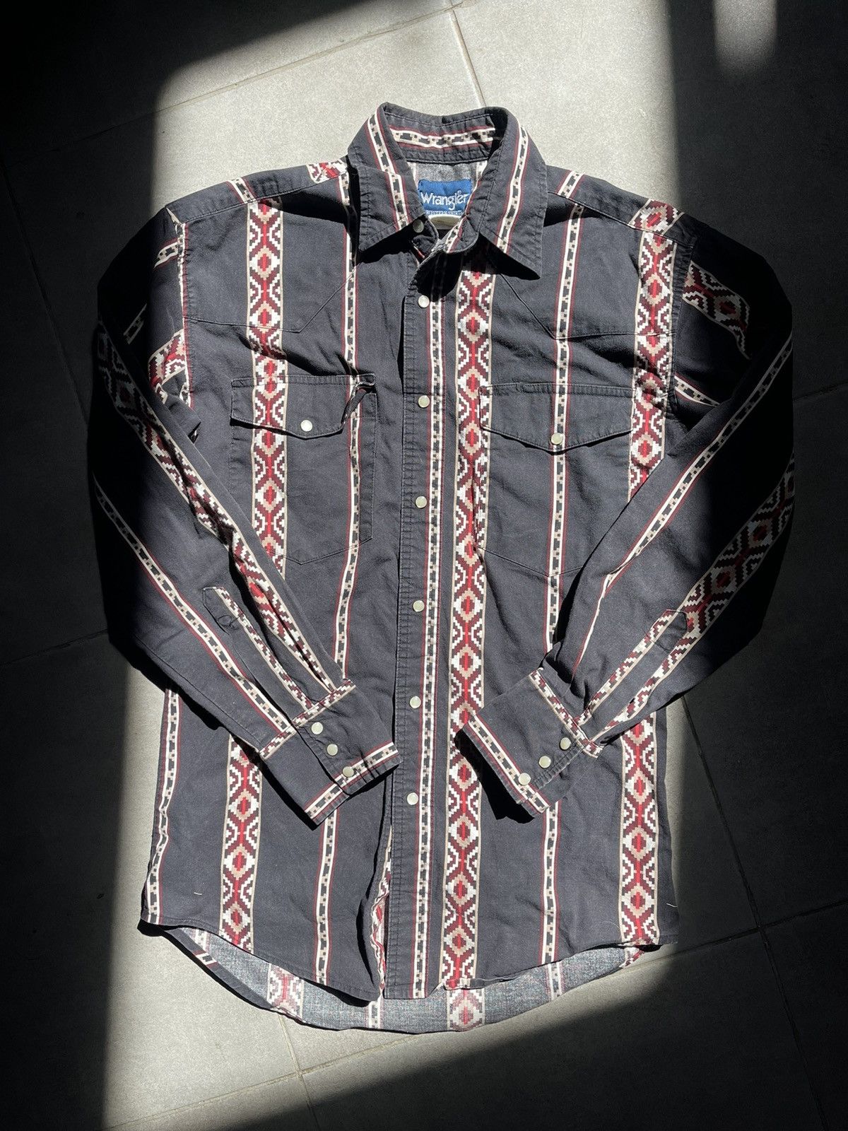 Cowboy Equipment × Vintage × Wrangler Wrangler Western Shirt Vintage azteck striped cowboy shirt Size US S / EU 44-46 / 1 - 12 Thumbnail