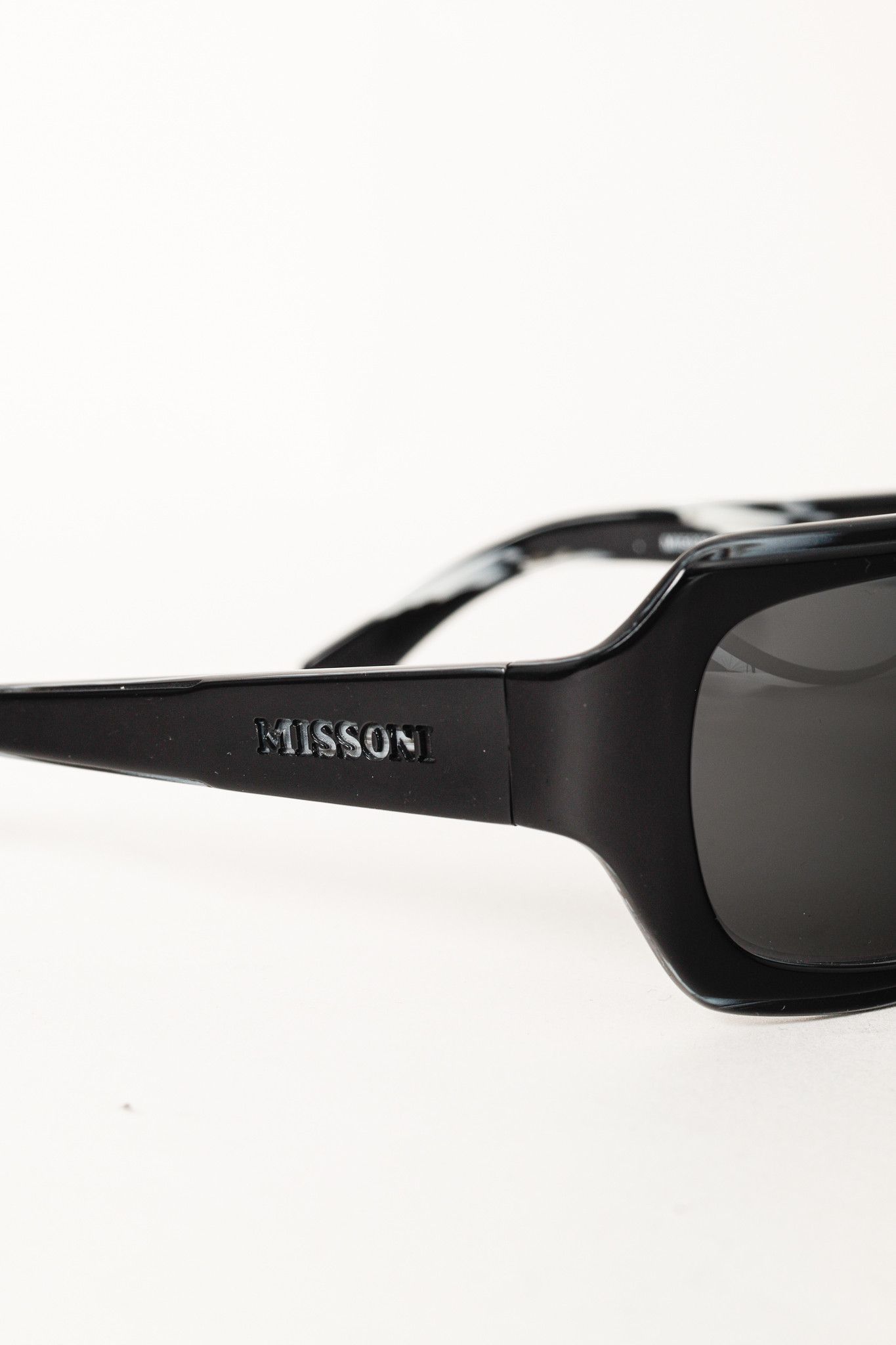 Missoni Missoni MI50302 Black Marbled-Accent Oversized Sunglasses Size ONE SIZE - 5 Thumbnail