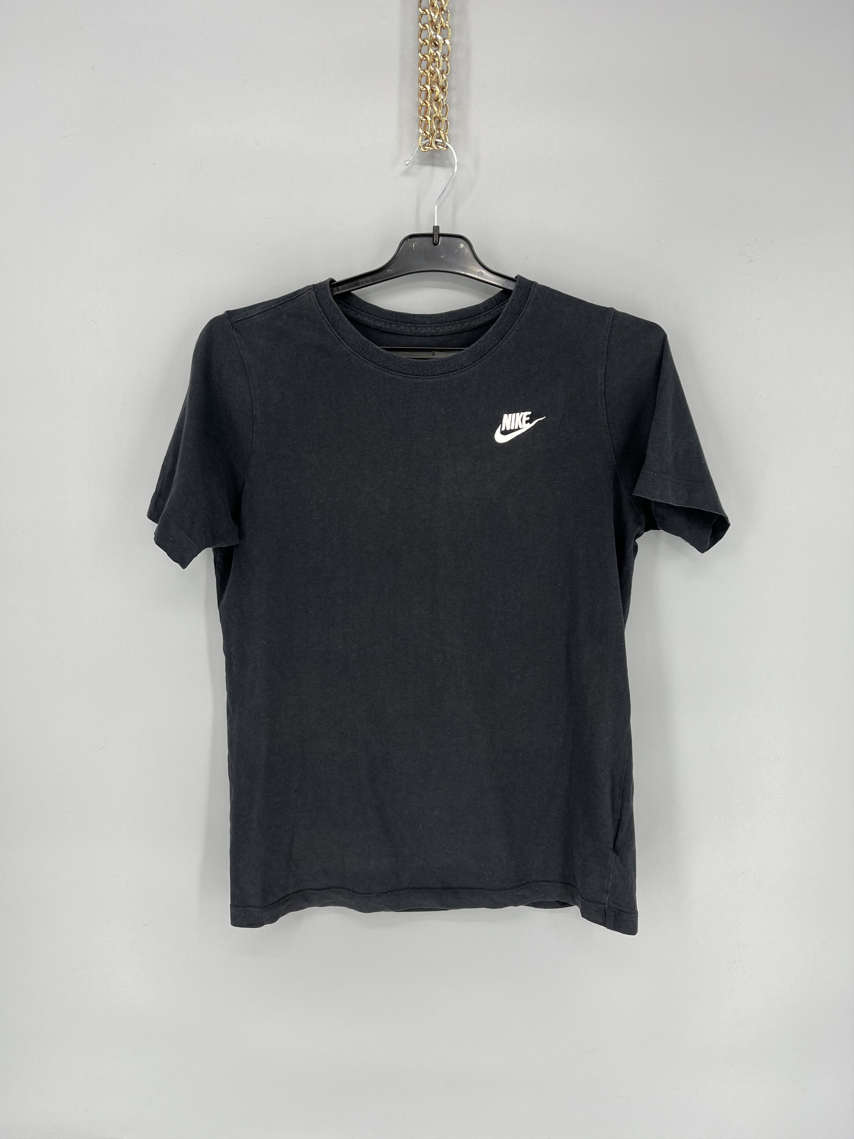 Vintage Vintage 90s Nike tee streetwear centre swoosh y2k style Size US S / EU 44-46 / 1 - 1 Thumbnail