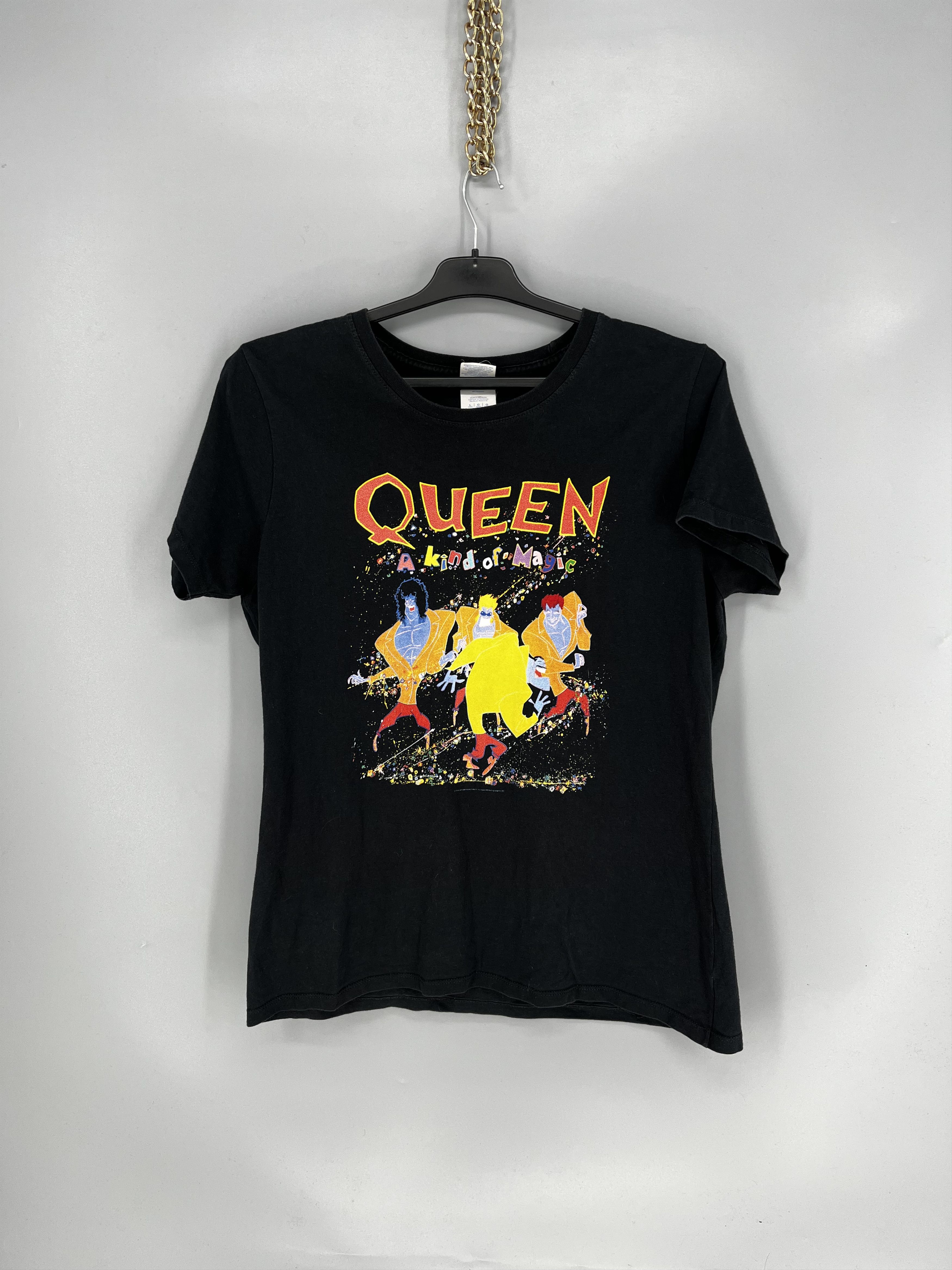 Band Tees Queen Vintage 2000s A Kind of Magic Rock Band Tee Size US M / EU 48-50 / 2 - 1 Thumbnail