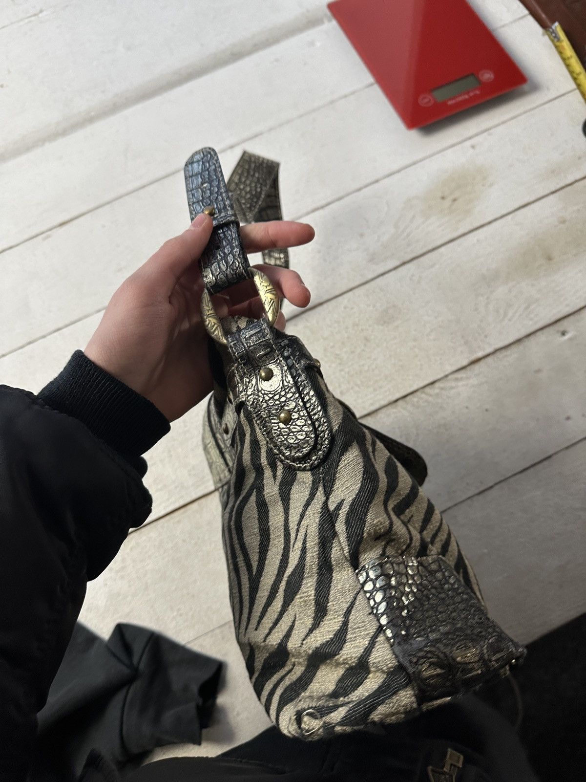 Japanese Brand 🚨Y2K AVANT-GARDE 🚨mesh silver Japan style hand bag Y2K 90s Size ONE SIZE - 8 Thumbnail