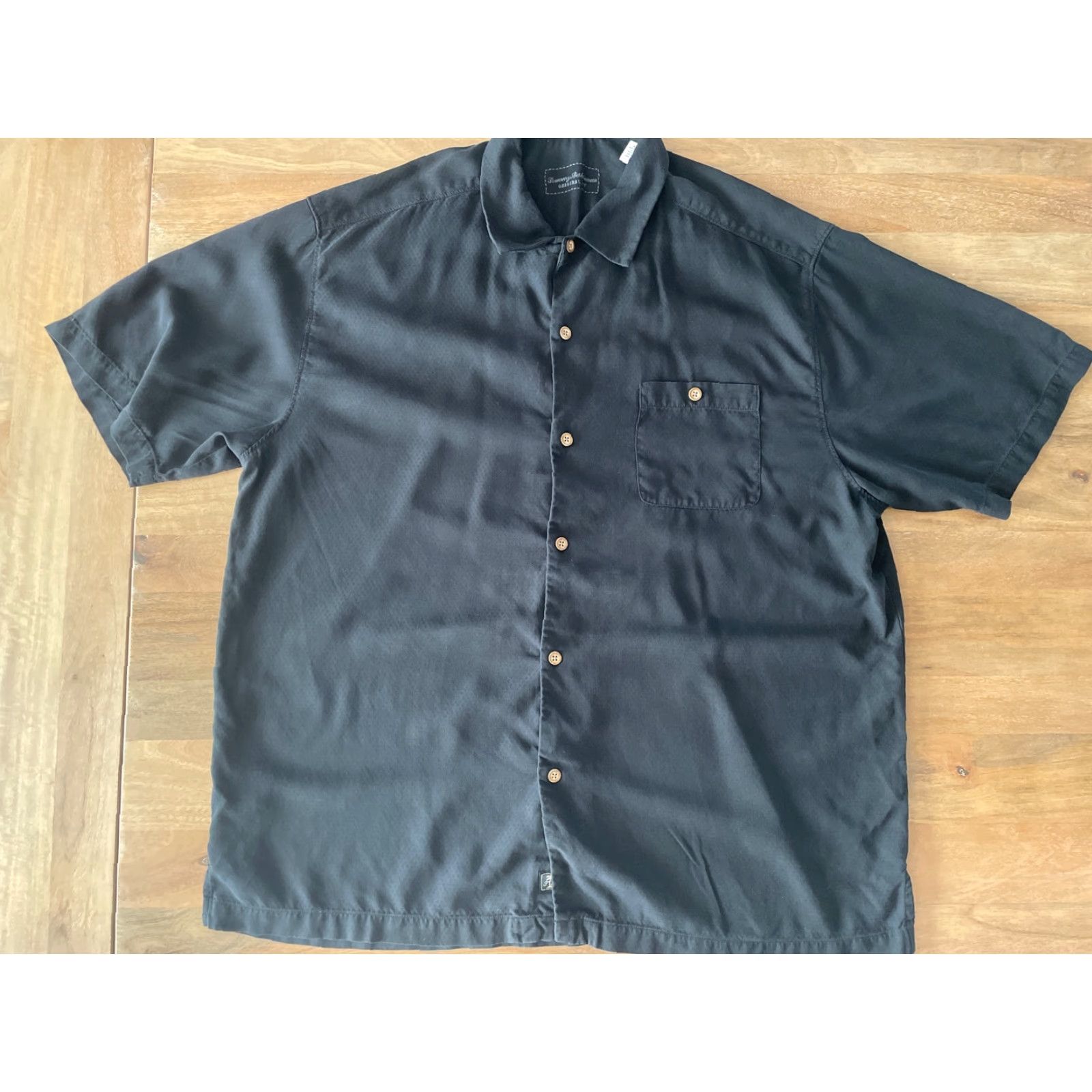 Tommy Bahama VINTAGE Tommy Bahama Black Silk Hawaiian Shirt Mens XL Embroidered Cigar Lounge Button-Up Size US XL / EU 56 / 4 - 3 Thumbnail