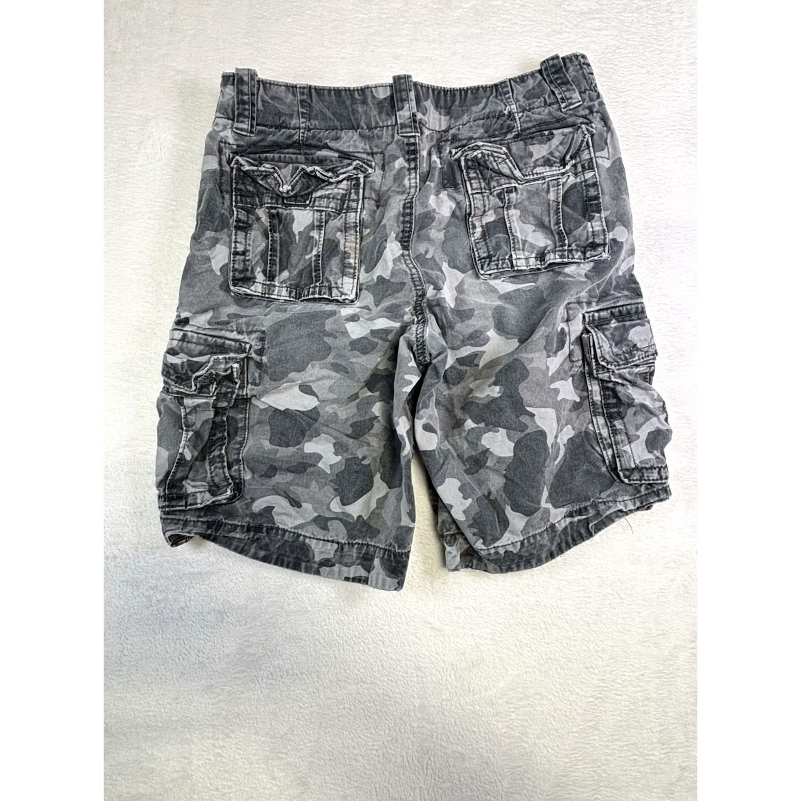 Aeropostale Aeropostale Mens Cargo Shorts 31 Camo Army Green Canvas 10 Inseam Belt Loops Pockets Med Heavyweight Casual Workwear Shirt? Size US 31 - 2 Thumbnail