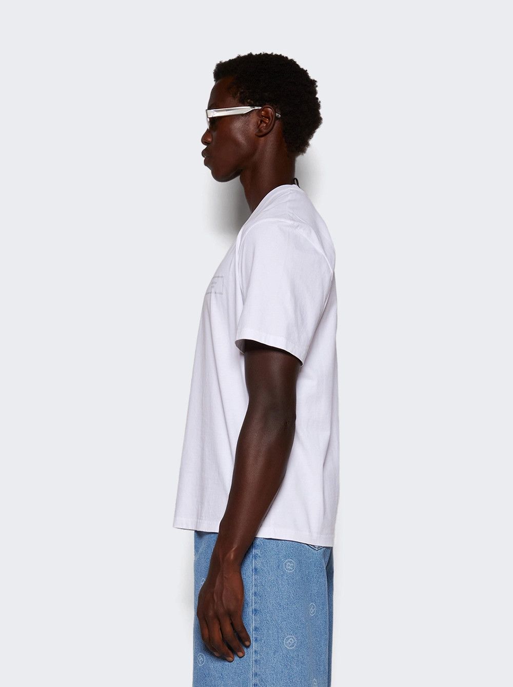 o1mle0226 Classic T-Shirt in White