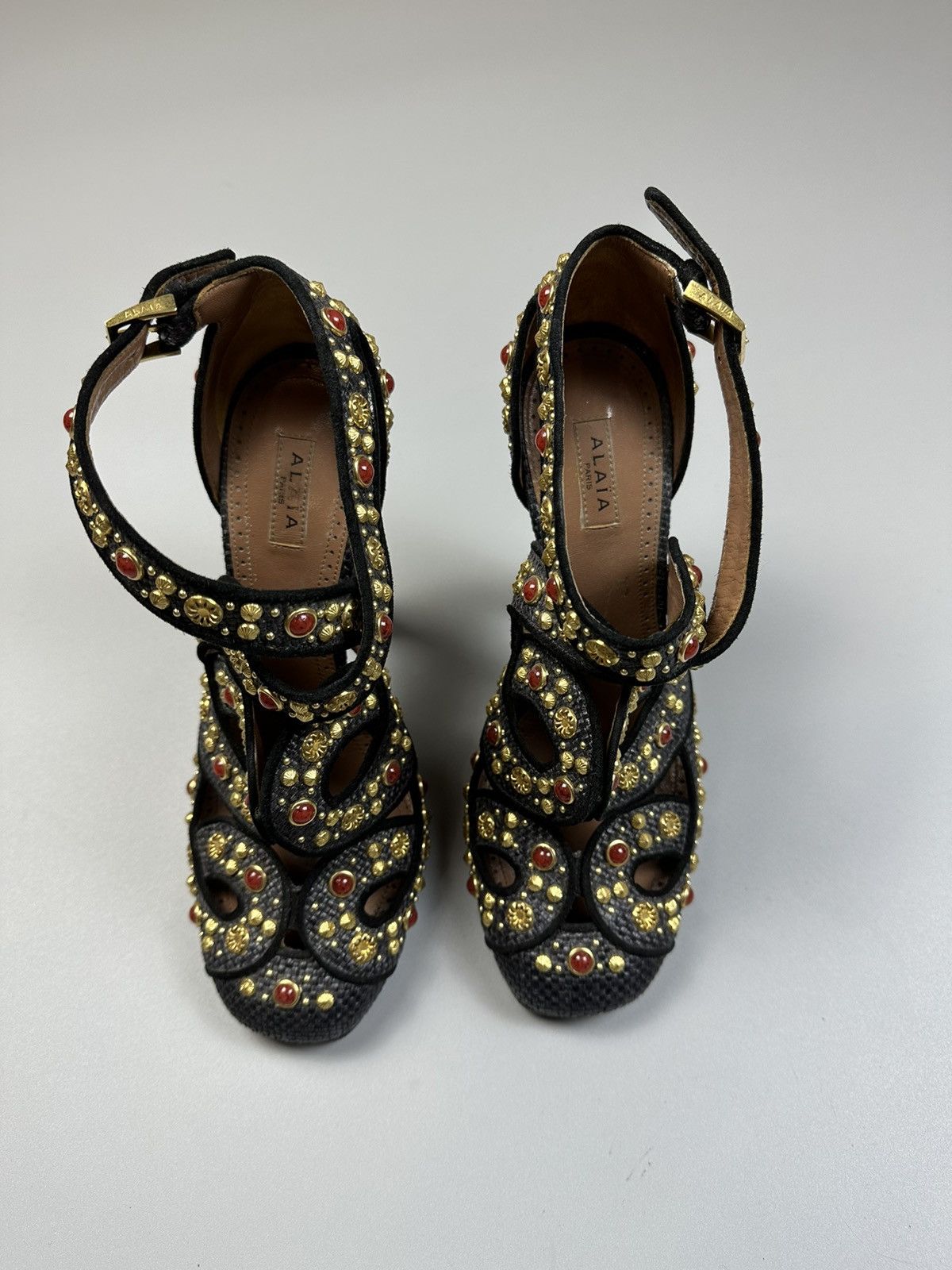 Alaia ALAIA STRAW PUMPS WITH STUDS APPLIED 12CM Size US 7 / IT 37 - 2 Thumbnail