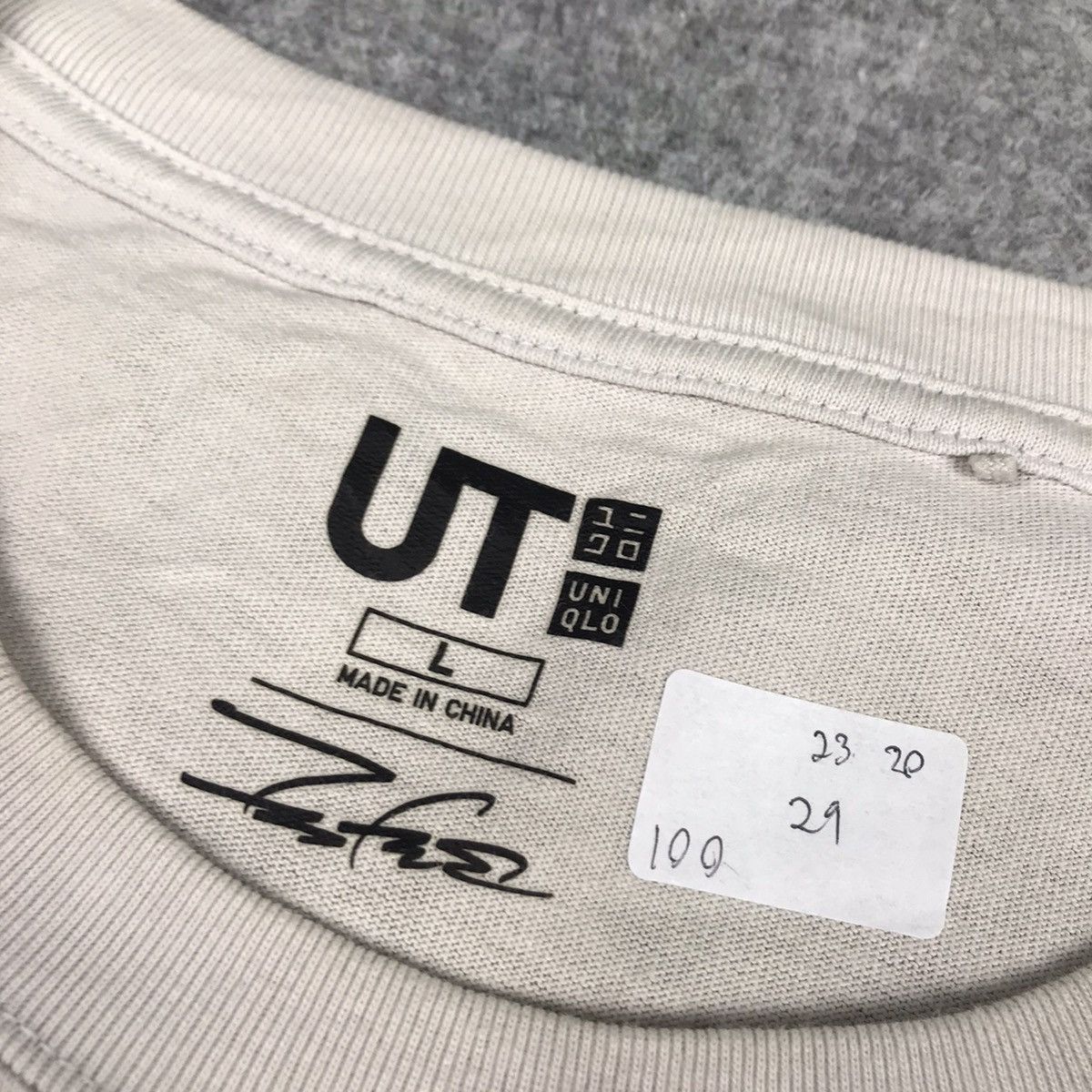 Futura FATURA X UNIQLO TSHIRT Size US L / EU 52-54 / 3 - 9 Thumbnail