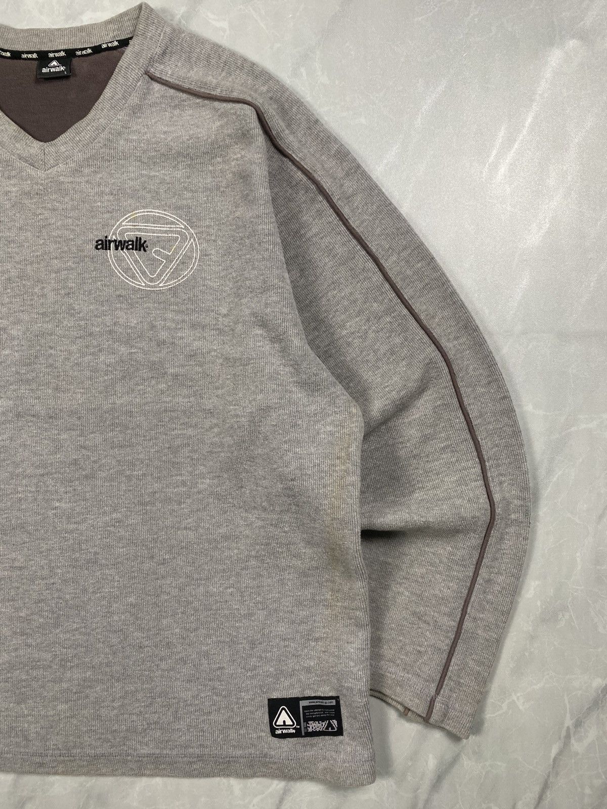 Airwalk Vintage y2k Airwalk Skatebord V Neck Knit Sweatshirt Size US M / EU 48-50 / 2 - 2 Thumbnail