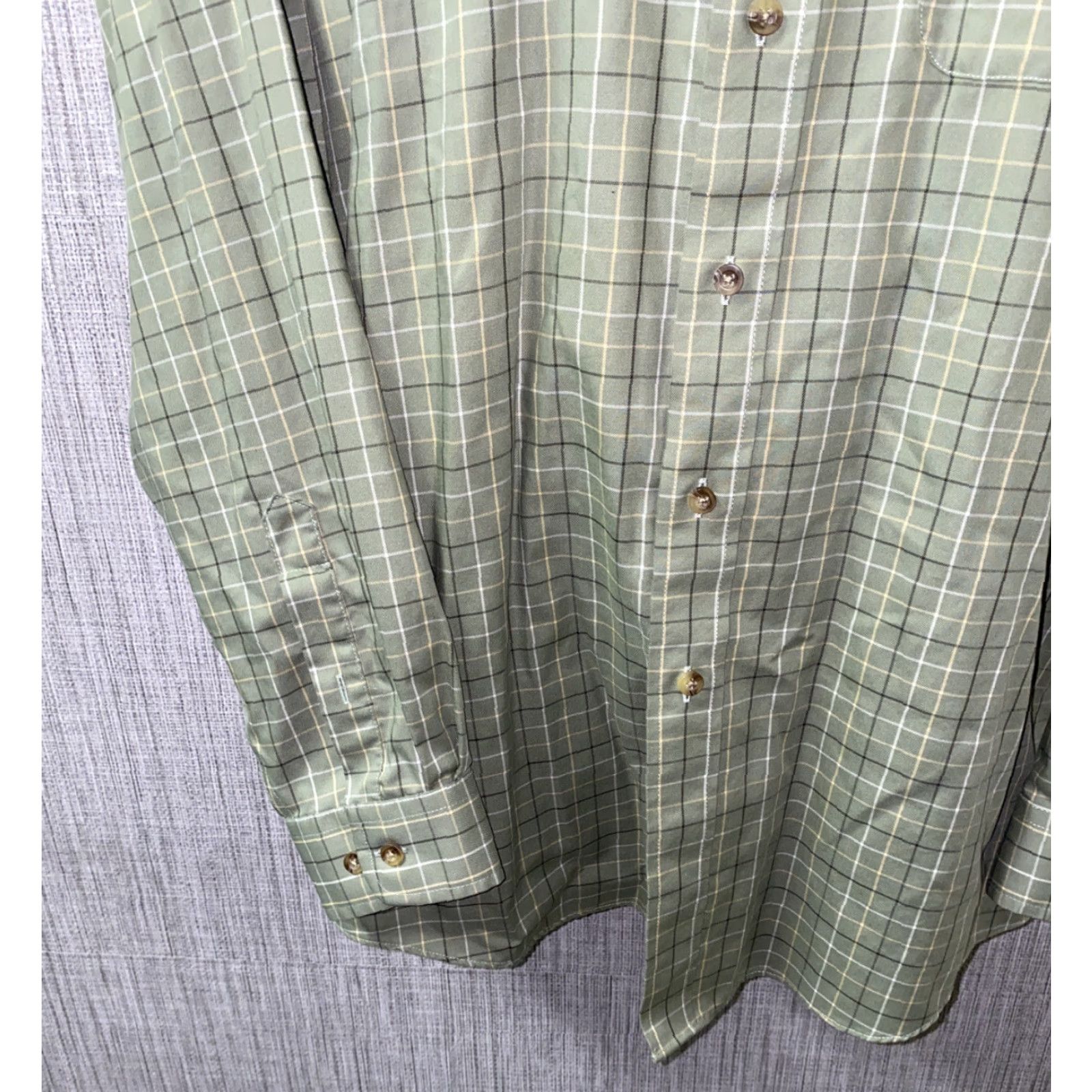 Vintage LL Bean Mens Green Wrinkle Resistant Long Sleeve Button Front Shirt Size L Size US L / EU 52-54 / 3 - 4 Thumbnail