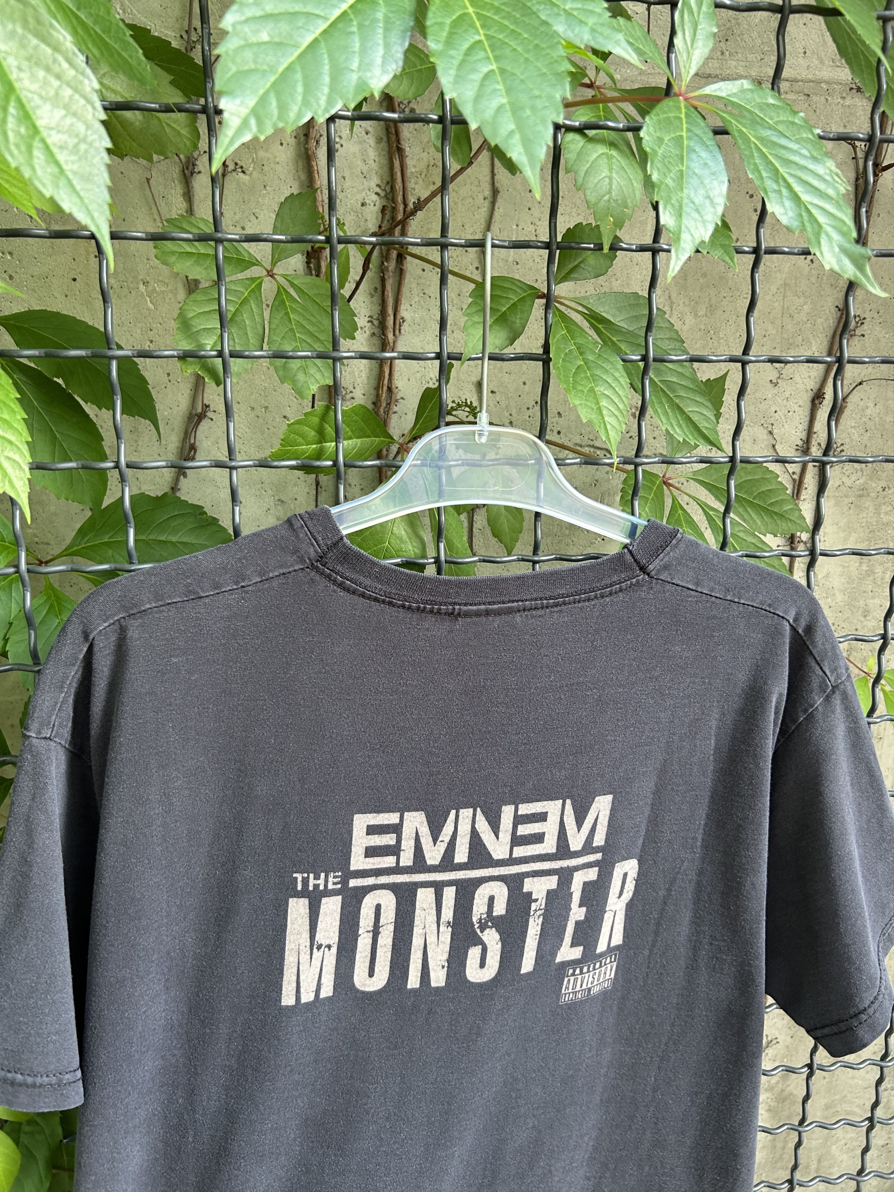 Rap Tees Vintage 2000s Eminem The Monster Rihanna Rap T-shirt Size US L / EU 52-54 / 3 - 9 Thumbnail