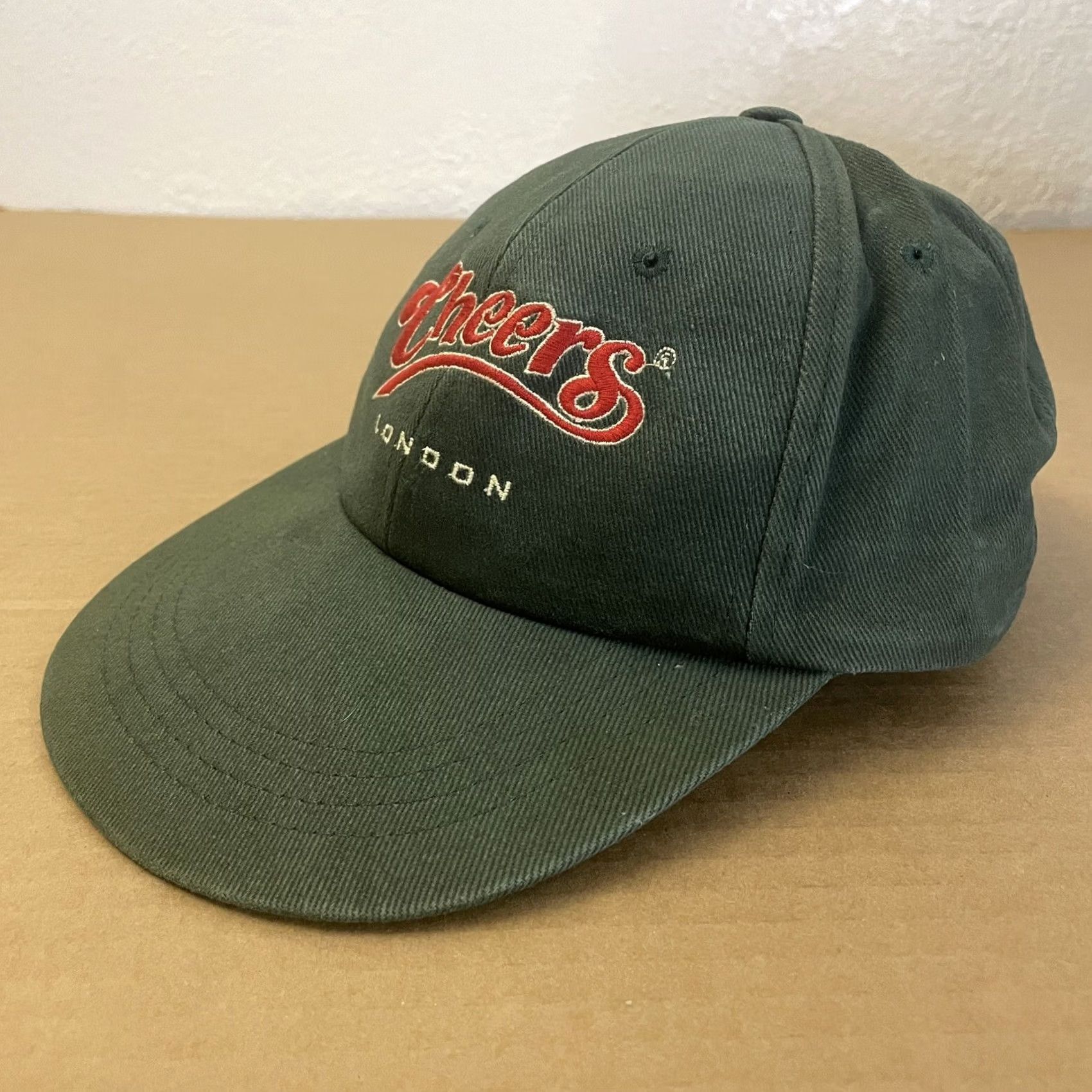 Vintage VINTAGE Cheers London Hat Cap Strap Back Adult Green OS TV Show Stretch Mens Hat Size ONE SIZE - 4 Thumbnail