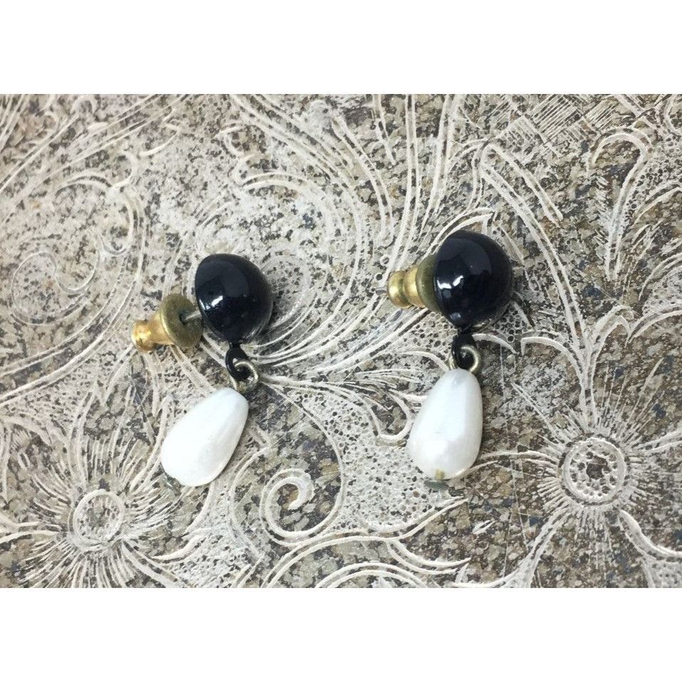 Other Women's Black and White Dangle Earrings with Backs Size ONE SIZE - 1 Thumbnail