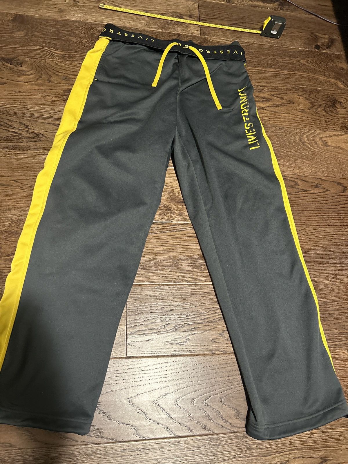 Nike Nike Live Strong (rare find) Size US 34 / EU 50 - 2 Thumbnail