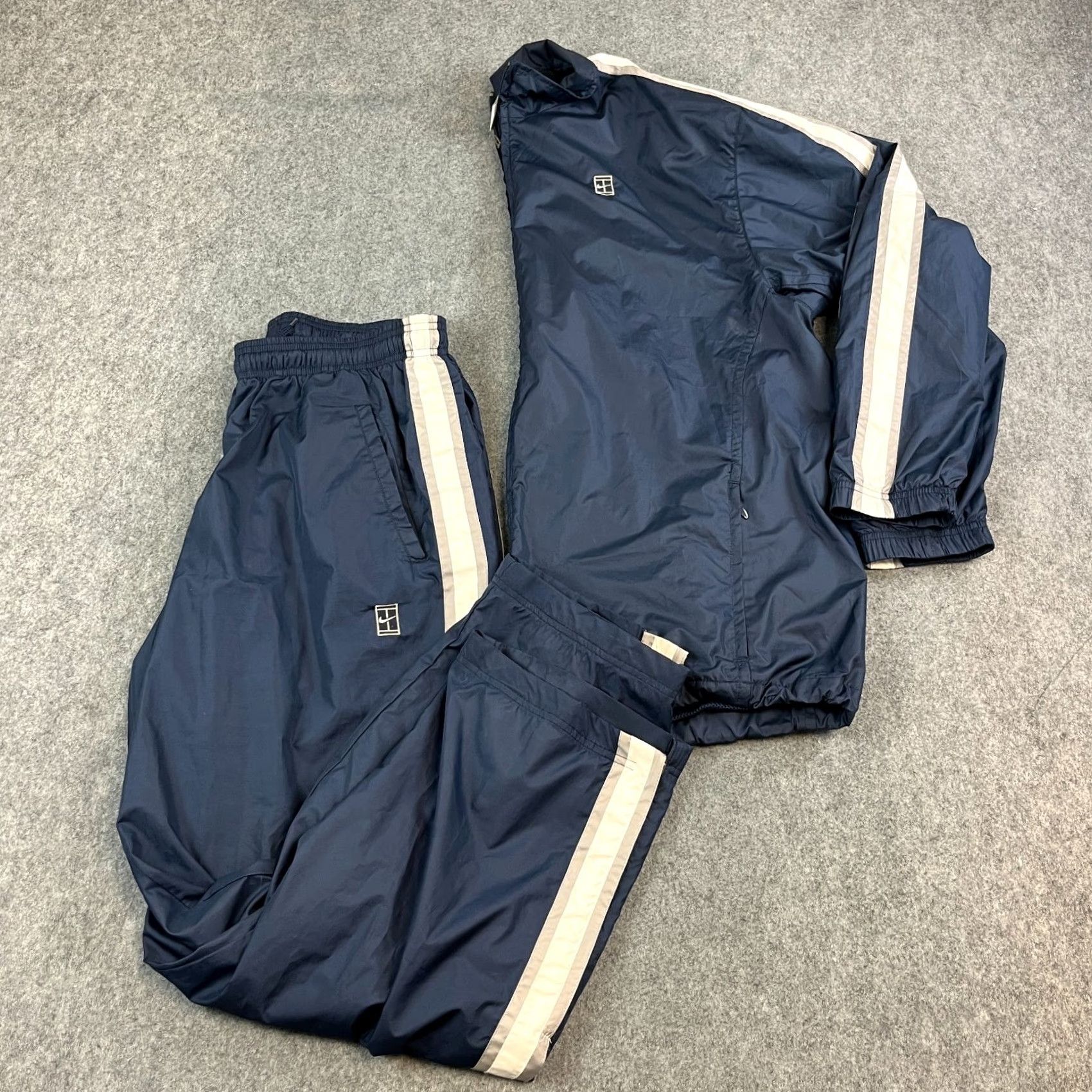 Nike VINTAGE Nike Court Challenge Tracksuit Mens Large Blue Loose Jacket Pant Set 90s Athletic Mens Tracksuit Jacket Pants Blue Size 42R - 2 Thumbnail