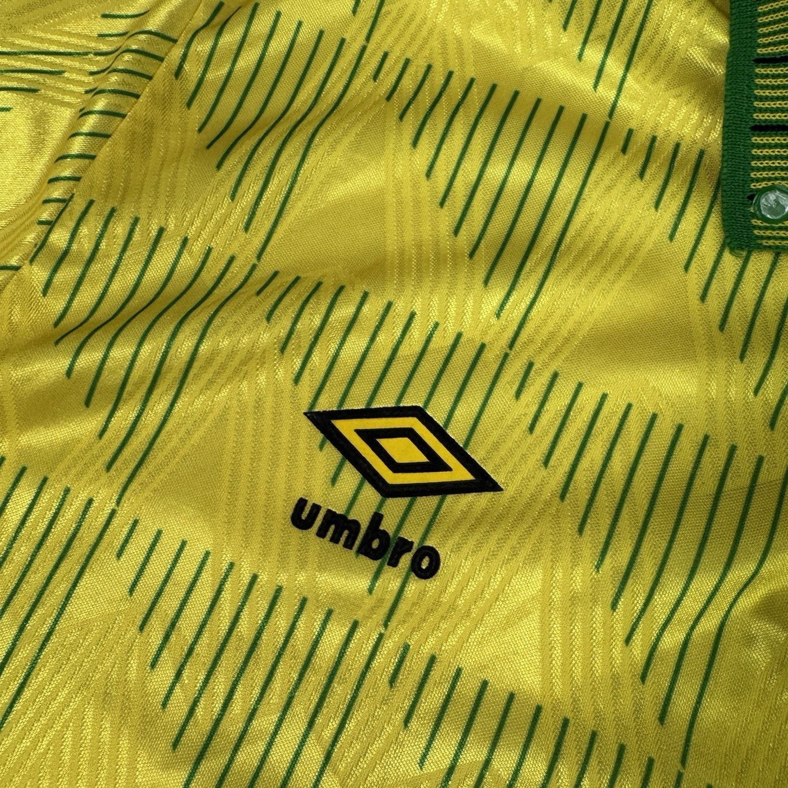 Umbro Vintage NewCastle United 1990 1991 Soccer Jersey Umbro Size US L / EU 52-54 / 3 - 7 Thumbnail