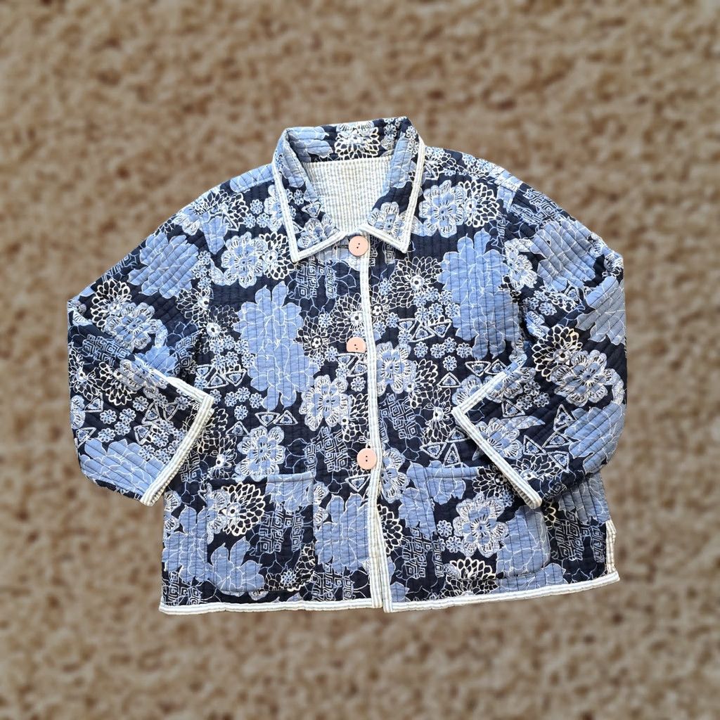 Vintage Quilted Jacket Womens Size L Blue Floral Button Up Pockets Kimono Sleeve Mid-Length Size L / US 10 / IT 46 - 1 Thumbnail